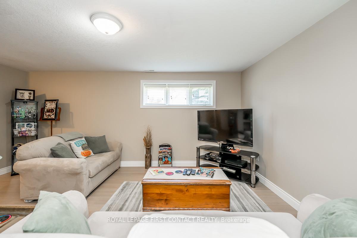 Photo 32 of 72 Luella Boulevard, Springwater, Anten Mills — HOMEH