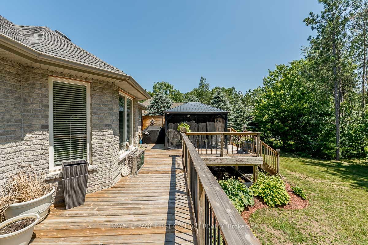 Photo 46 of 72 Luella Boulevard, Springwater, Anten Mills — HOMEH