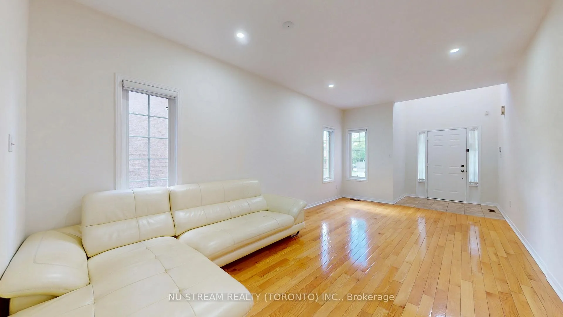 Photo 3 of 125 Peshawar Avenue, Markham, Village Green-South Unionville — HOMEH