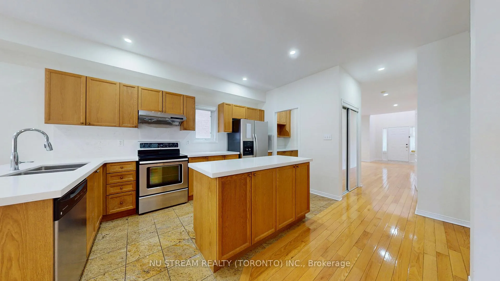 Photo 8 of 125 Peshawar Avenue, Markham, Village Green-South Unionville — HOMEH