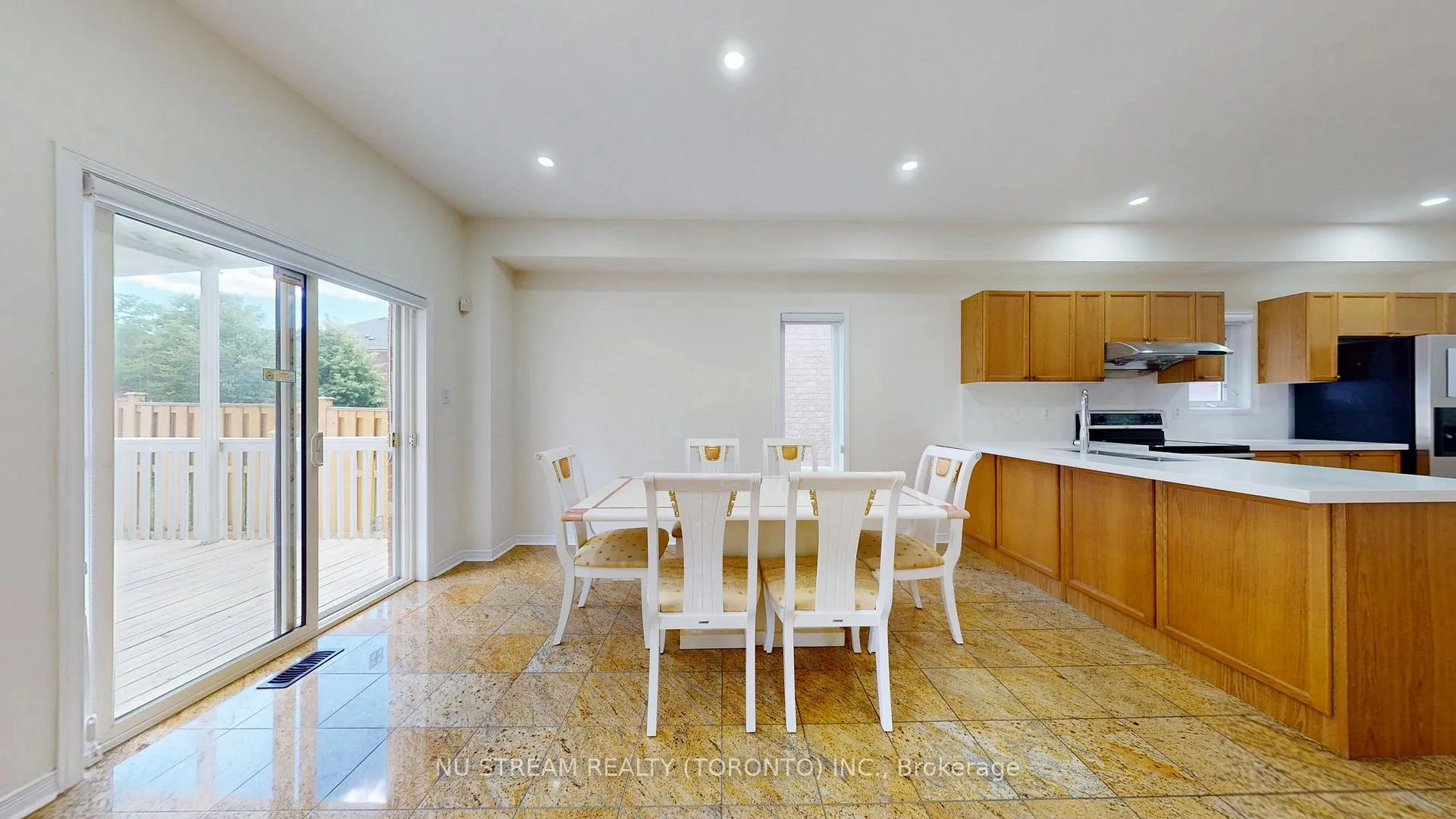 Photo 11 of 125 Peshawar Avenue, Markham, Village Green-South Unionville — HOMEH
