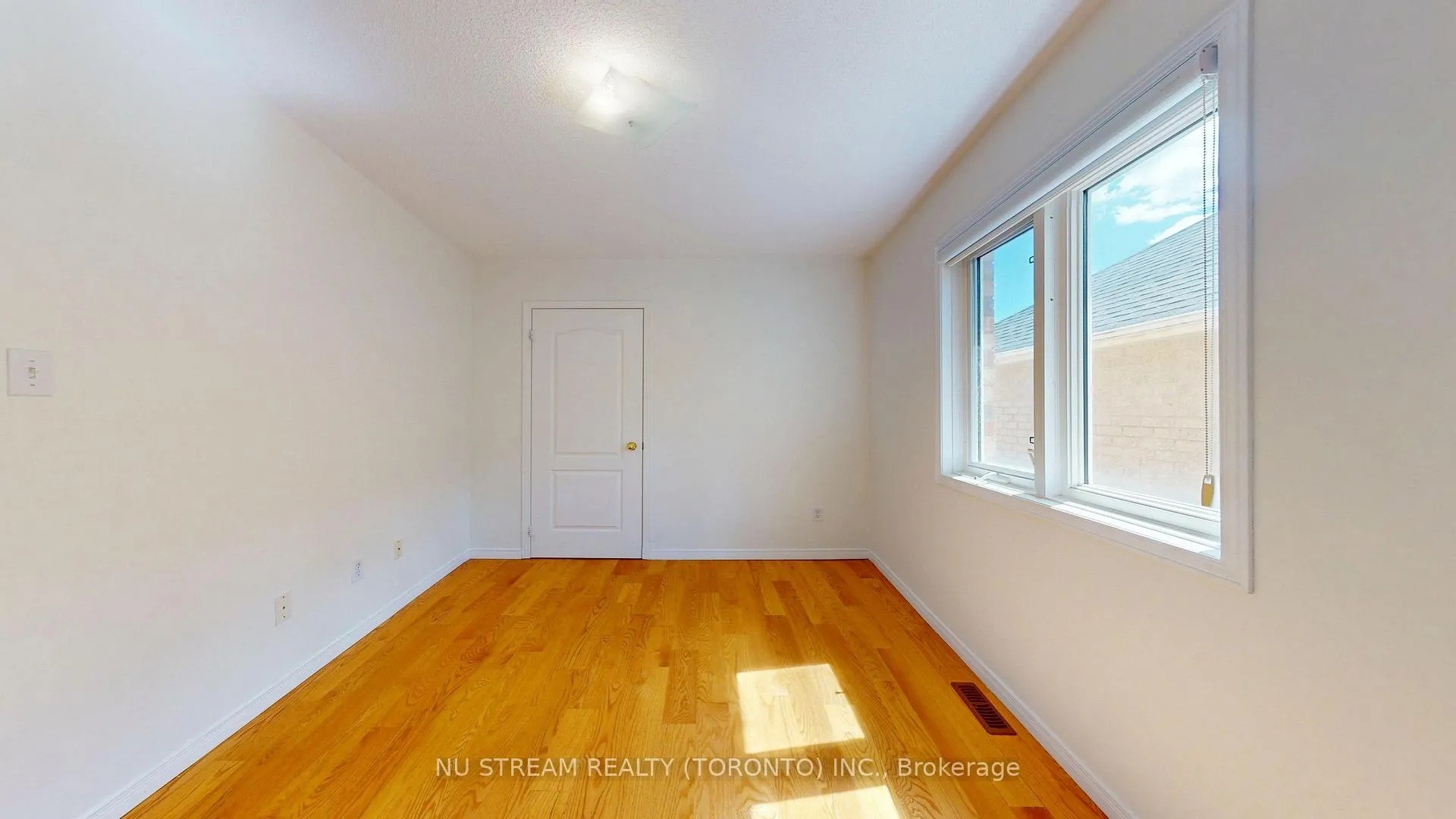 Photo 24 of 125 Peshawar Avenue, Markham, Village Green-South Unionville — HOMEH
