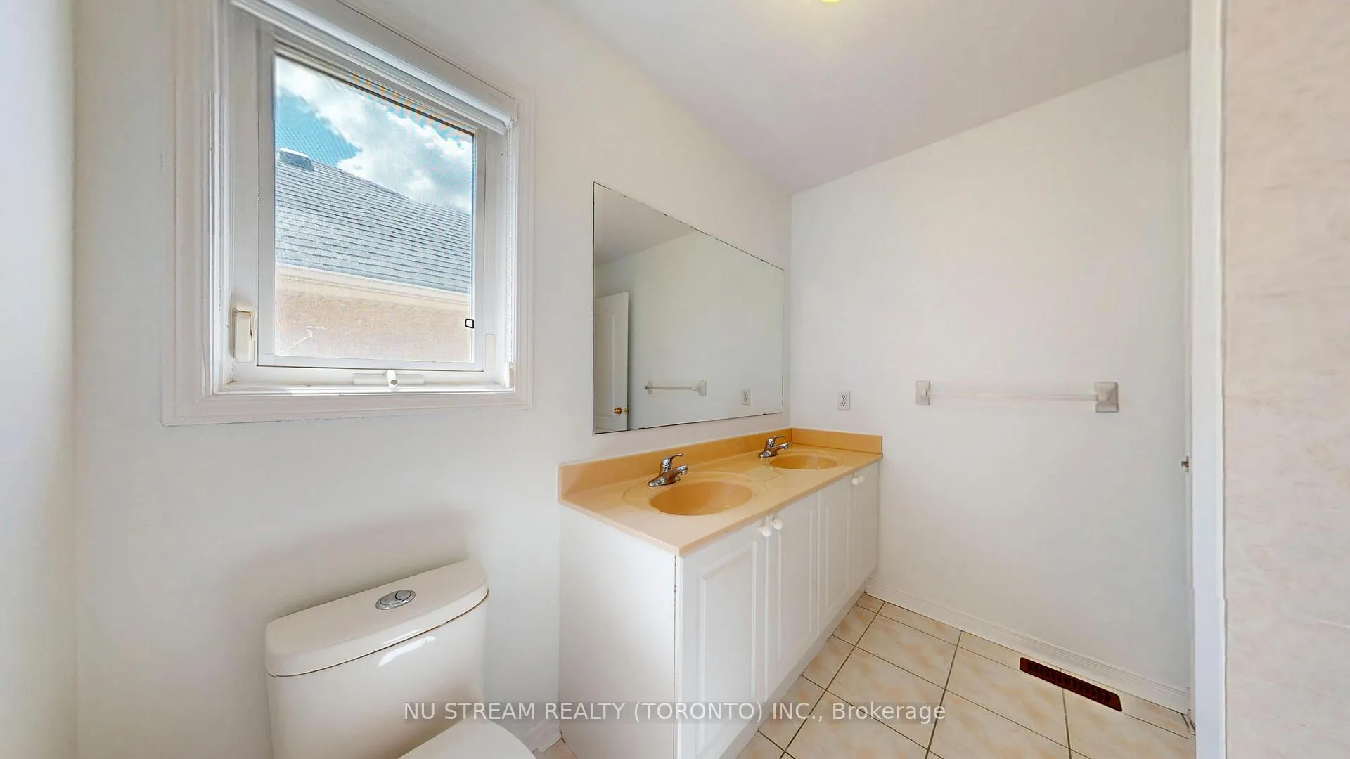 Photo 25 of 125 Peshawar Avenue, Markham, Village Green-South Unionville — HOMEH