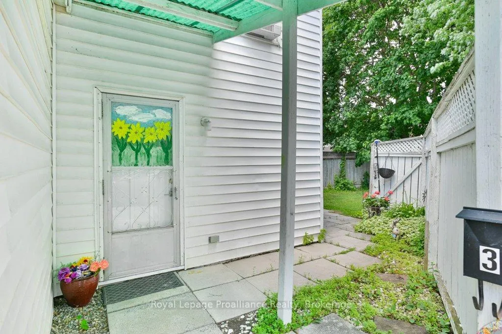 Photo 18 of 267 Foster Avenue, Belleville, Belleville Ward — HOMEH