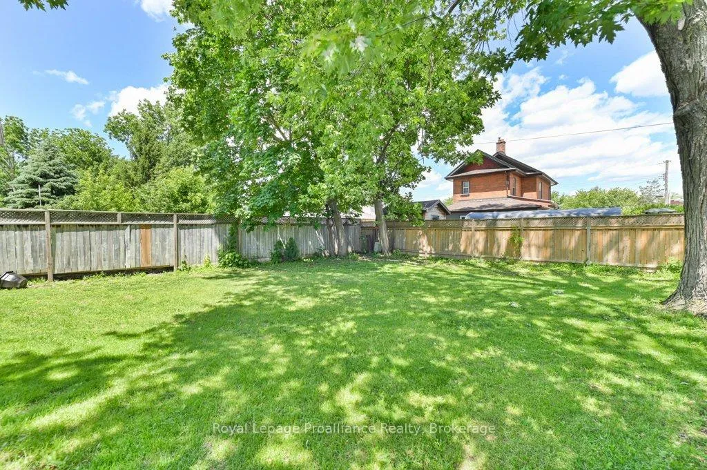 Photo 31 of 267 Foster Avenue, Belleville, Belleville Ward — HOMEH