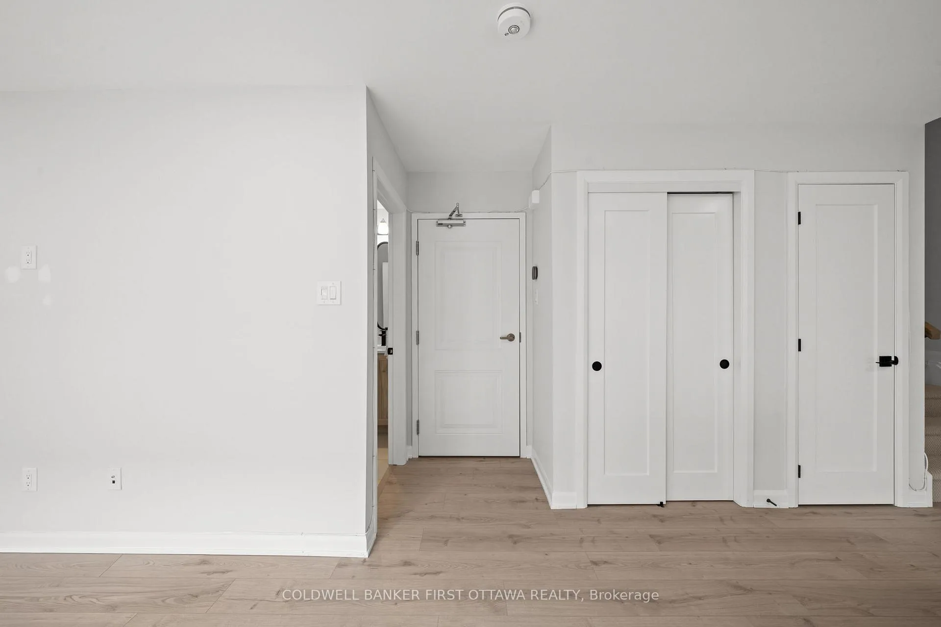 Photo 6 of 1411 Creekway Private, Ottawa, Kanata - Kanata Lakes/Heritage Hills — HOMEH