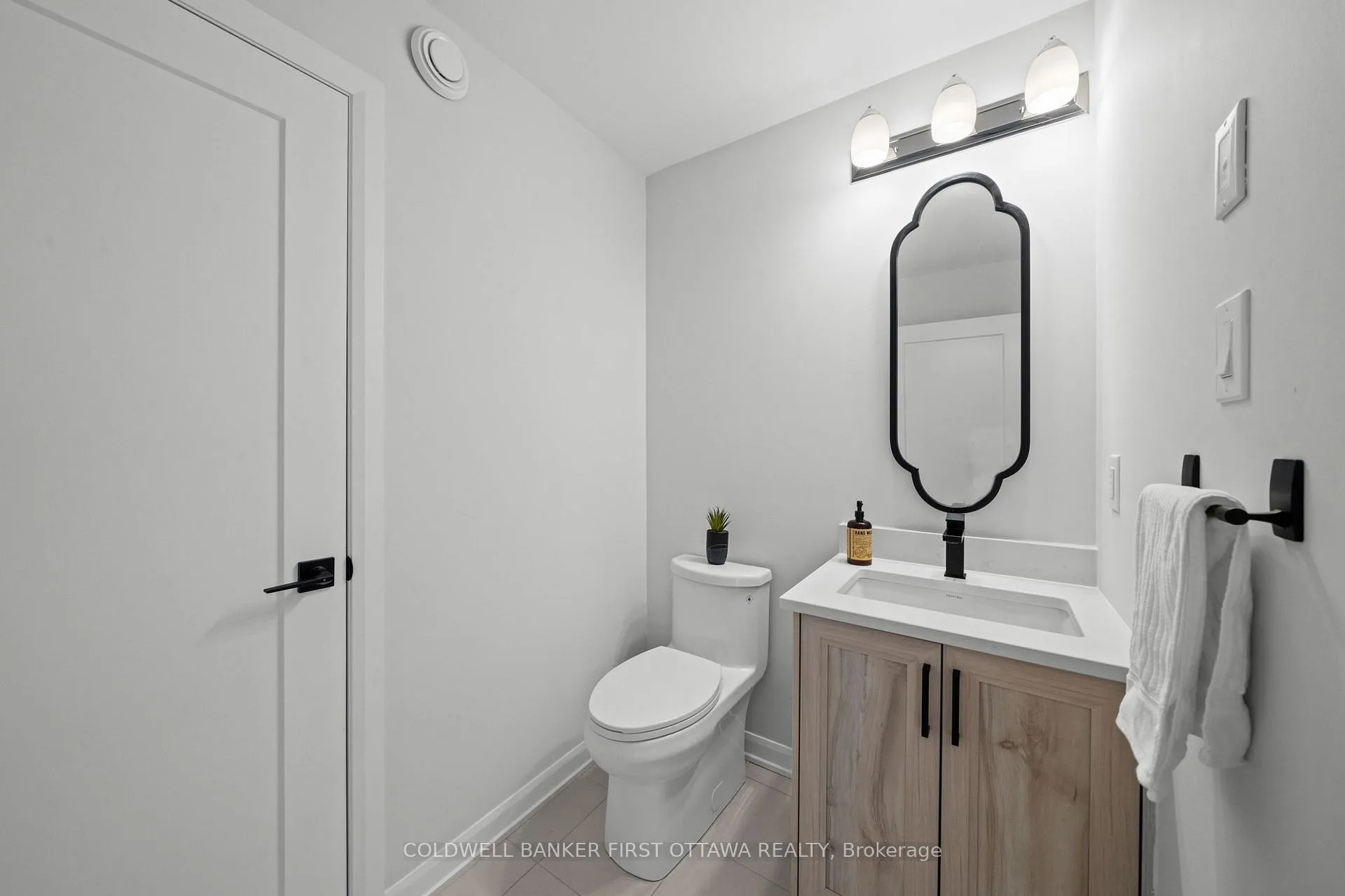 Photo 8 of 1411 Creekway Private, Ottawa, Kanata - Kanata Lakes/Heritage Hills — HOMEH