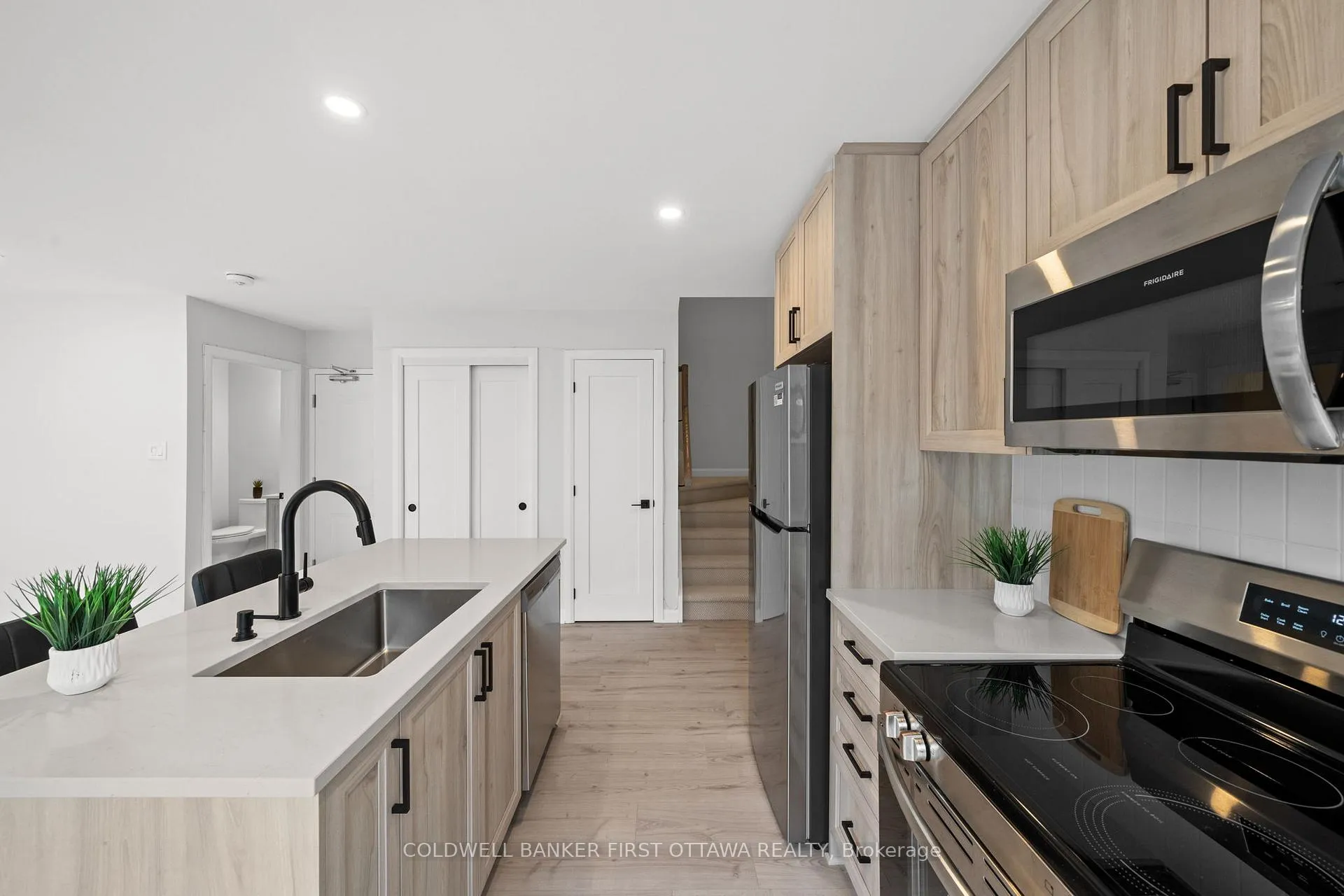 Photo 17 of 1411 Creekway Private, Ottawa, Kanata - Kanata Lakes/Heritage Hills — HOMEH