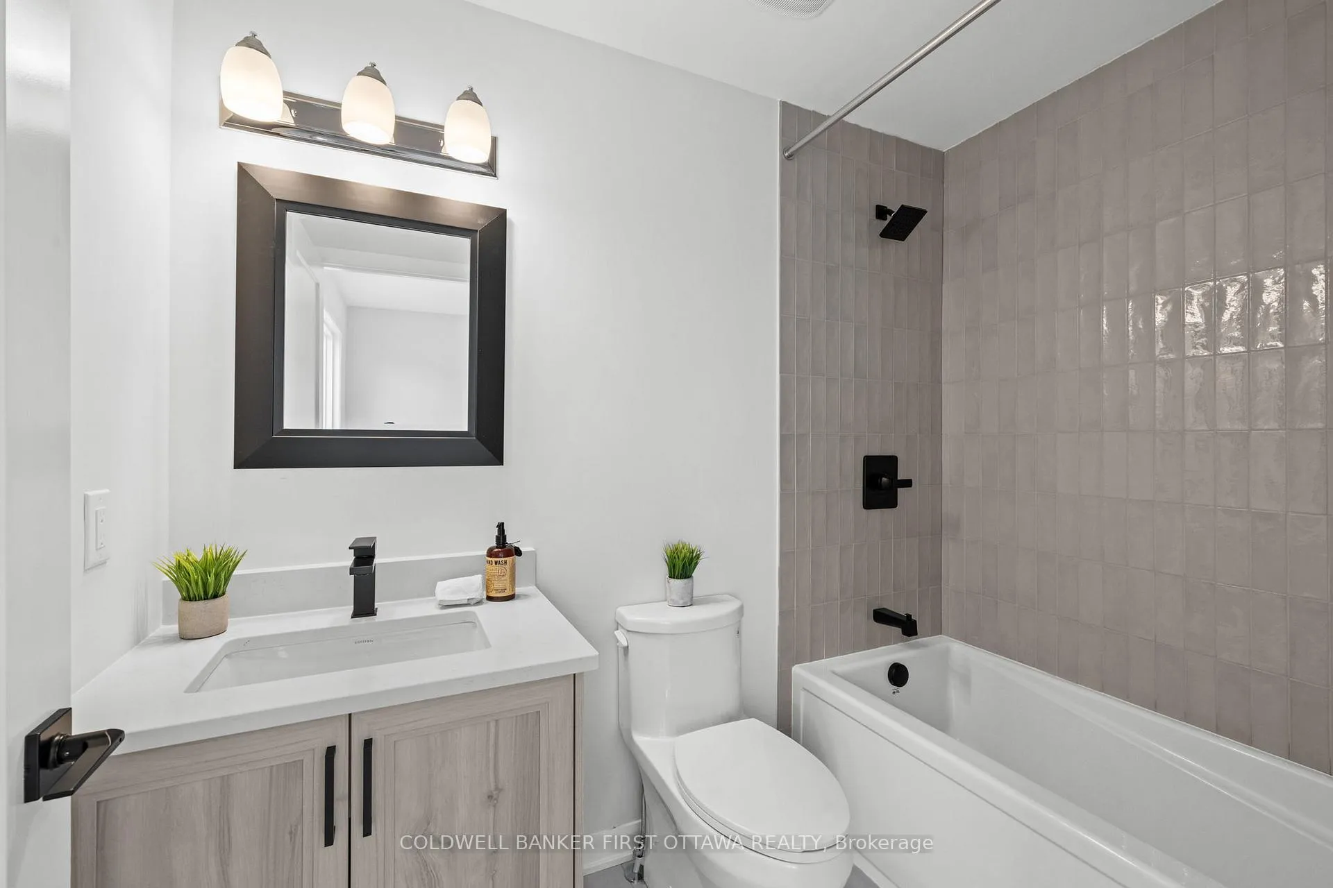 Photo 30 of 1411 Creekway Private, Ottawa, Kanata - Kanata Lakes/Heritage Hills — HOMEH