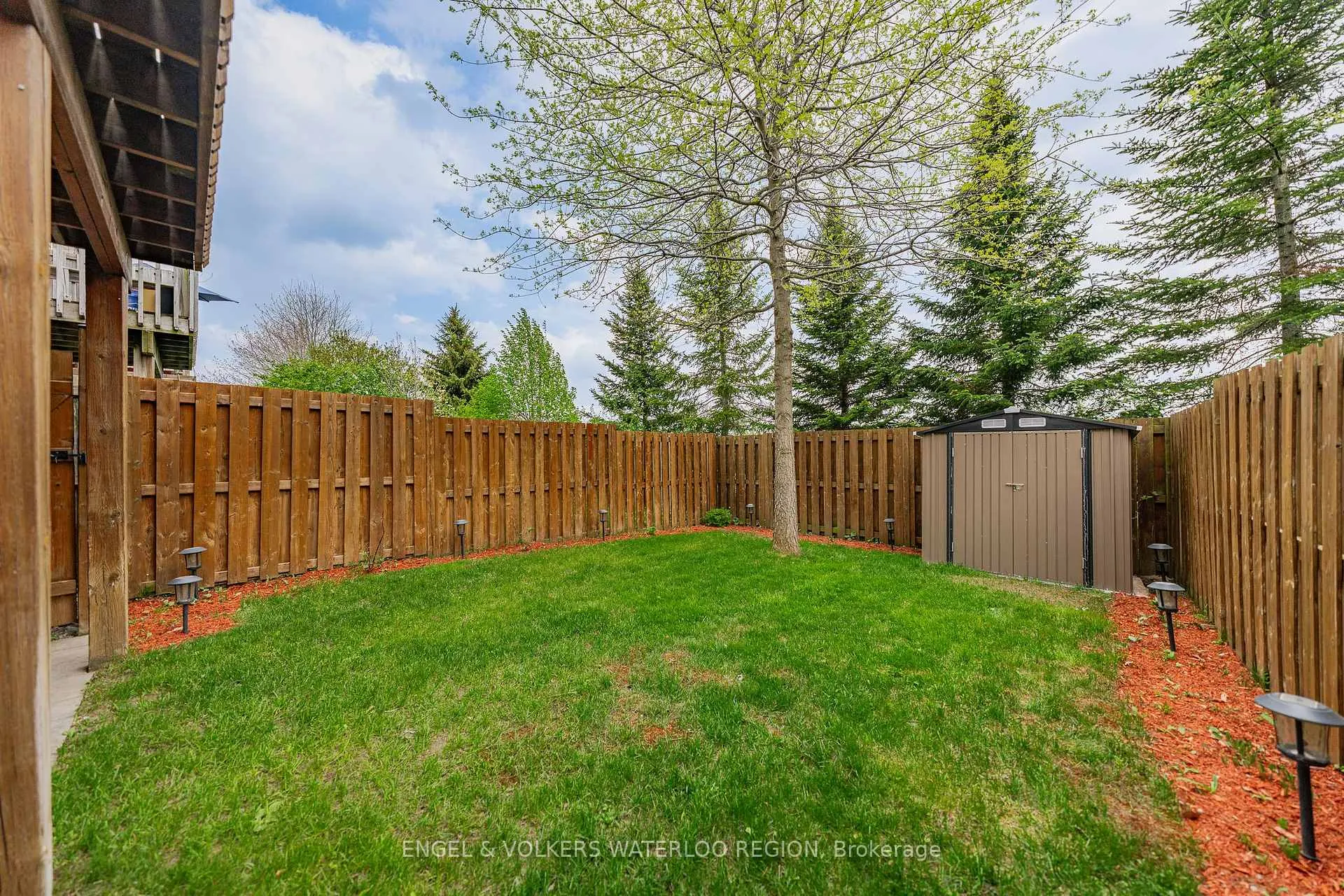 Photo 2 of 533 Wasaga Crescent, Waterloo — HOMEH