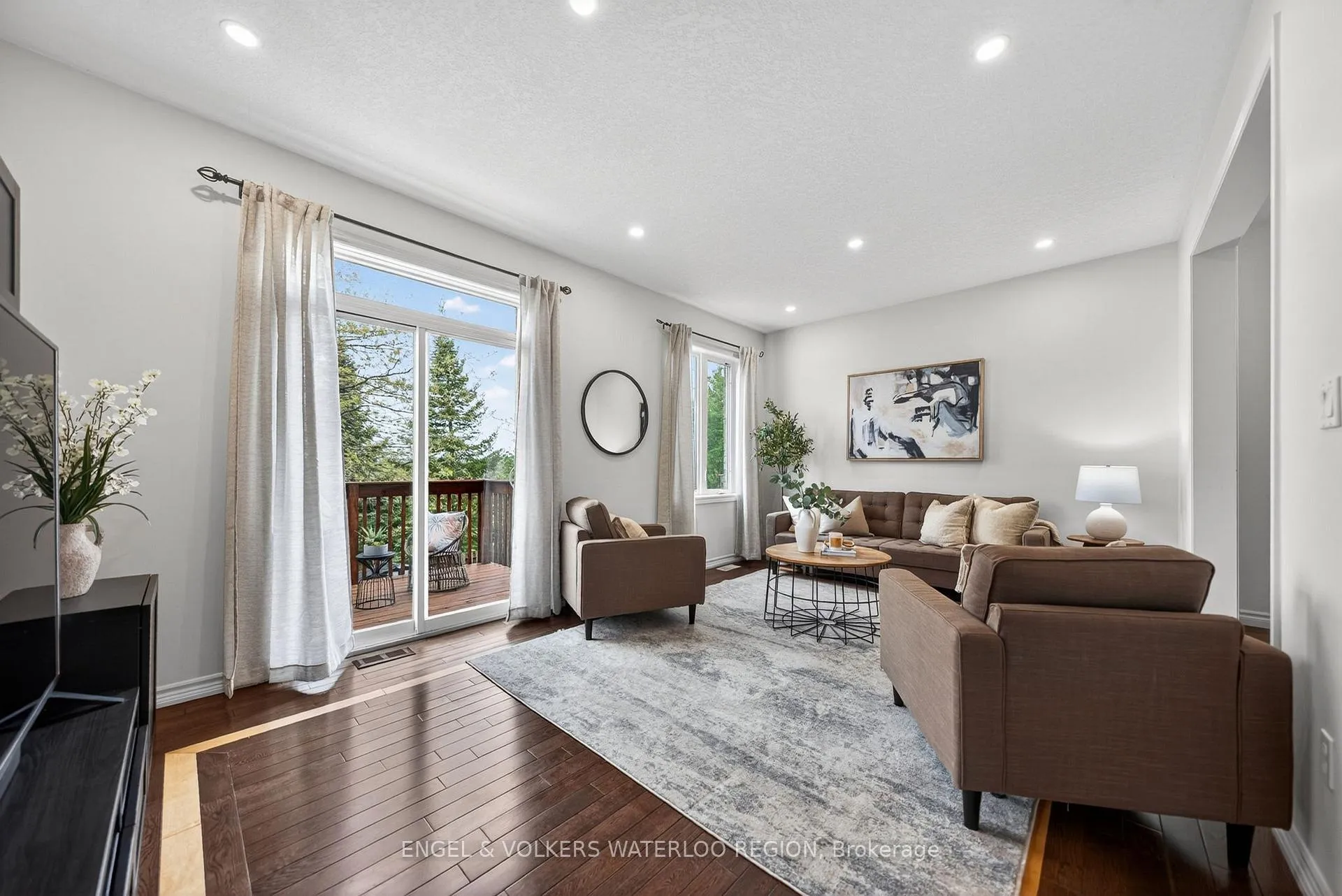 Photo 3 of 533 Wasaga Crescent, Waterloo — HOMEH