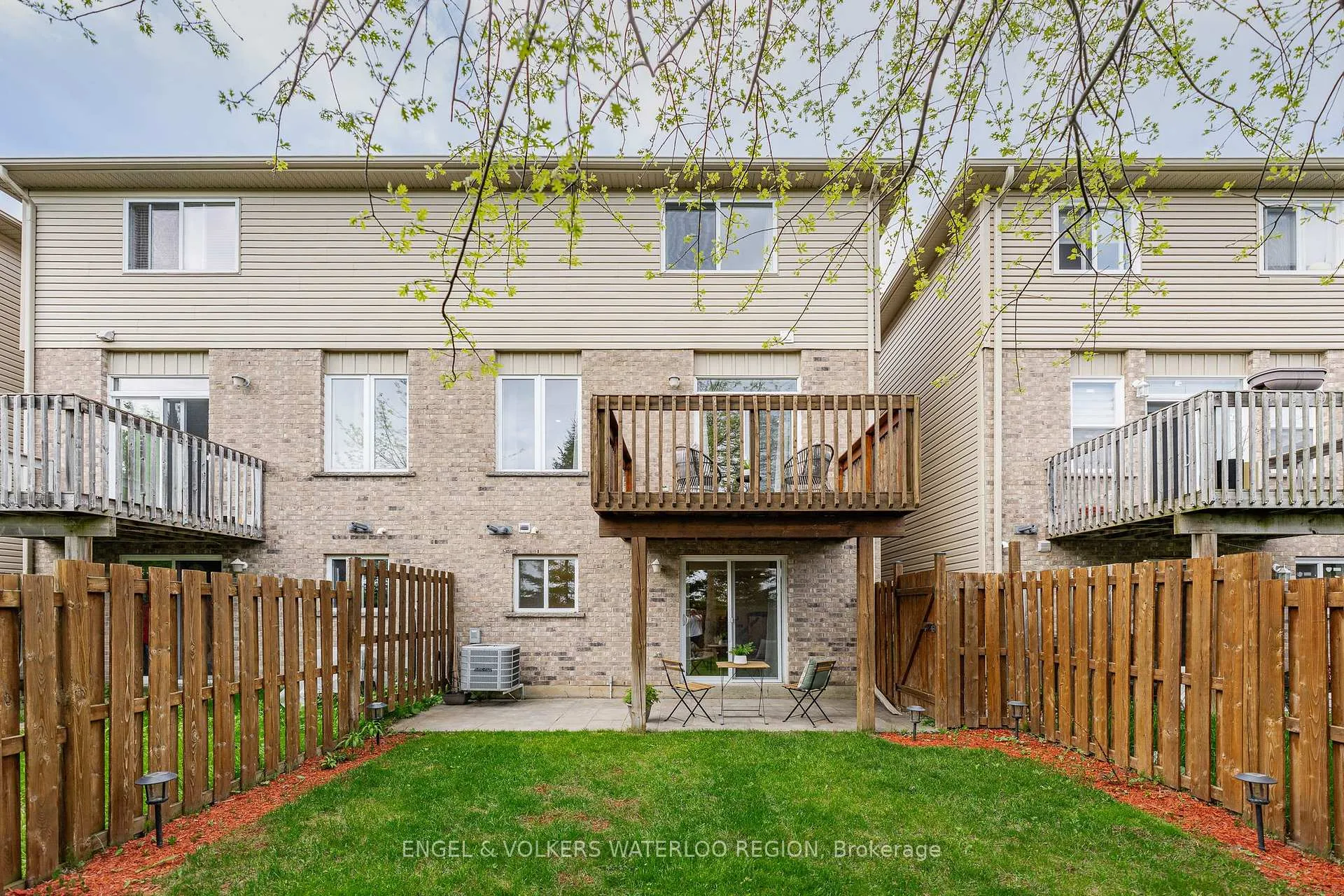 Photo 4 of 533 Wasaga Crescent, Waterloo — HOMEH