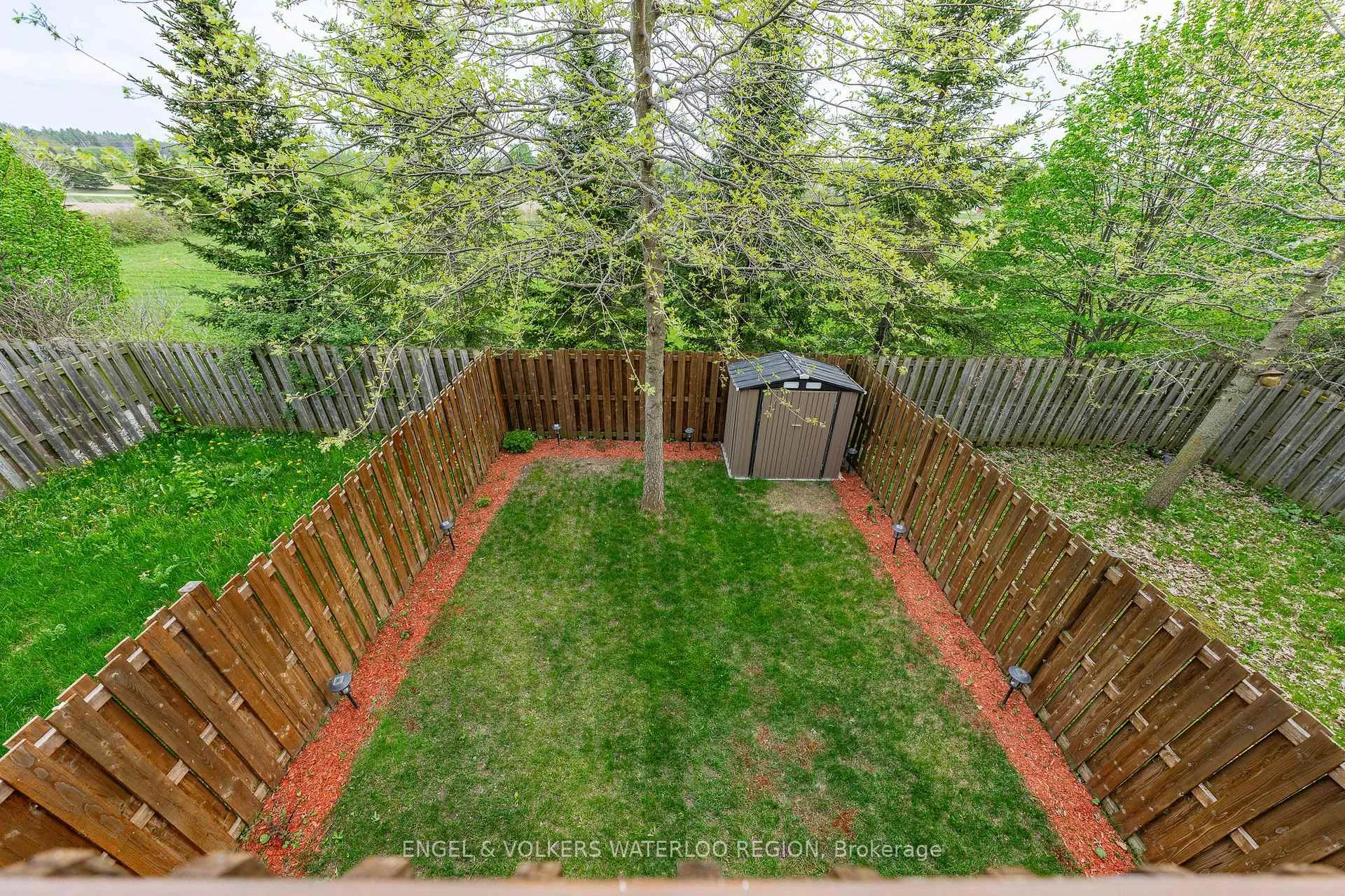 Photo 5 of 533 Wasaga Crescent, Waterloo — HOMEH