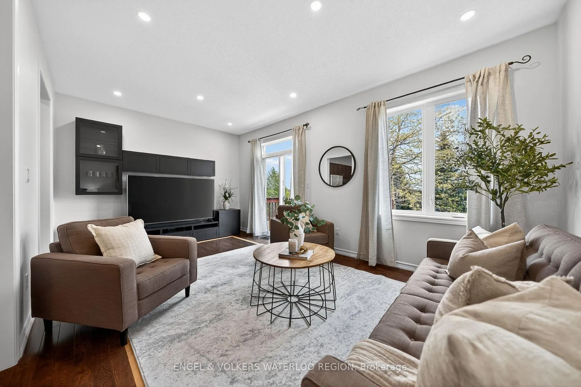 Photo 16 of 533 Wasaga Crescent, Waterloo — HOMEH
