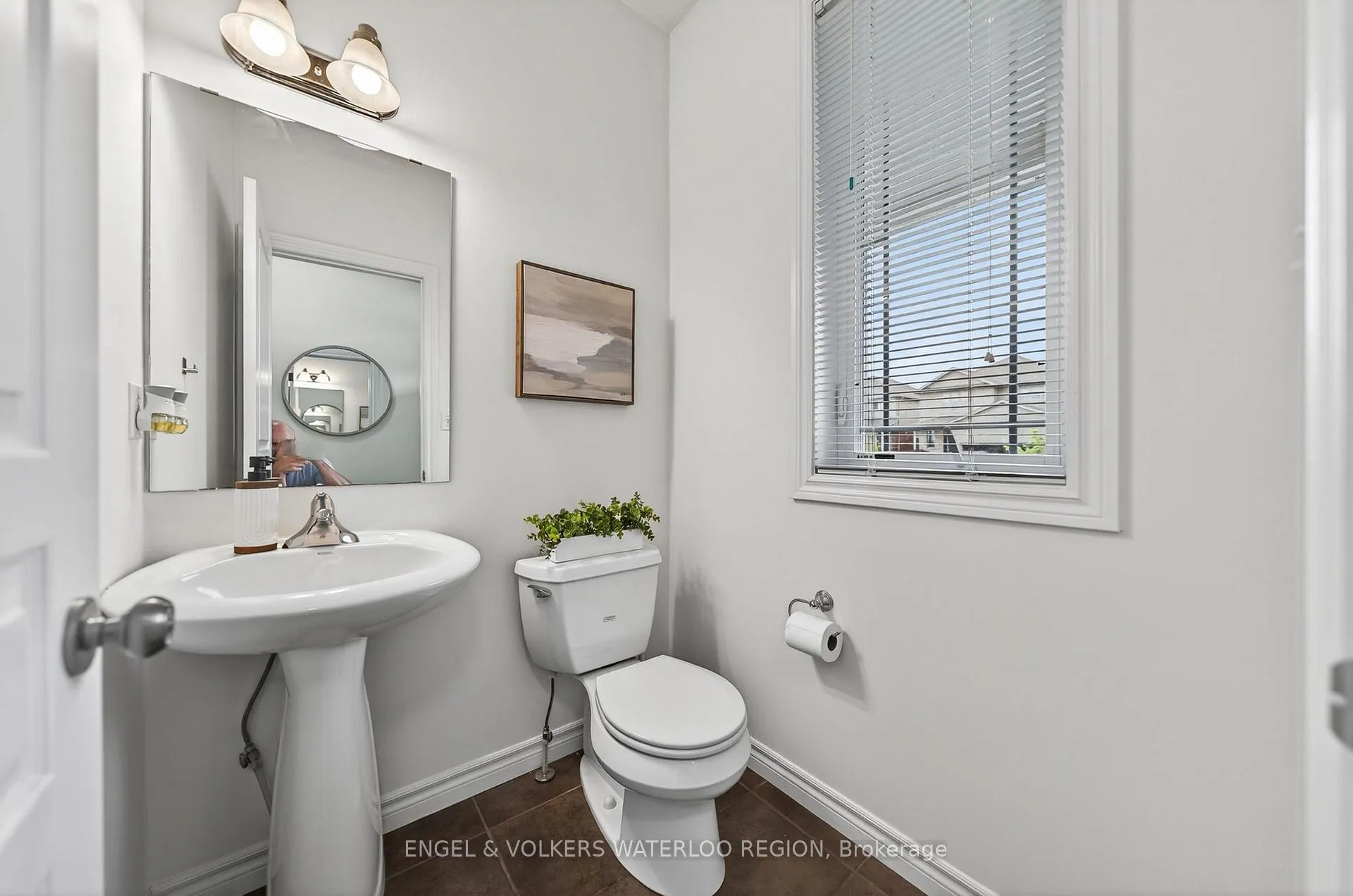 Photo 19 of 533 Wasaga Crescent, Waterloo — HOMEH