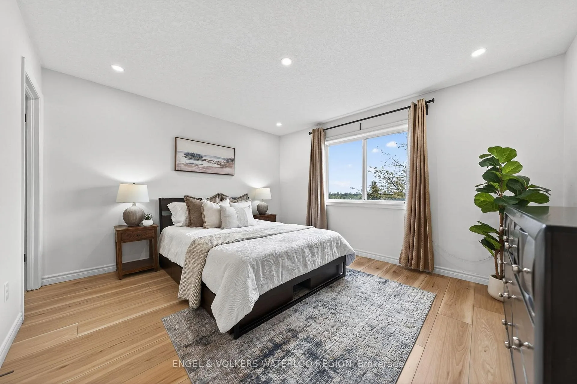 Photo 22 of 533 Wasaga Crescent, Waterloo — HOMEH