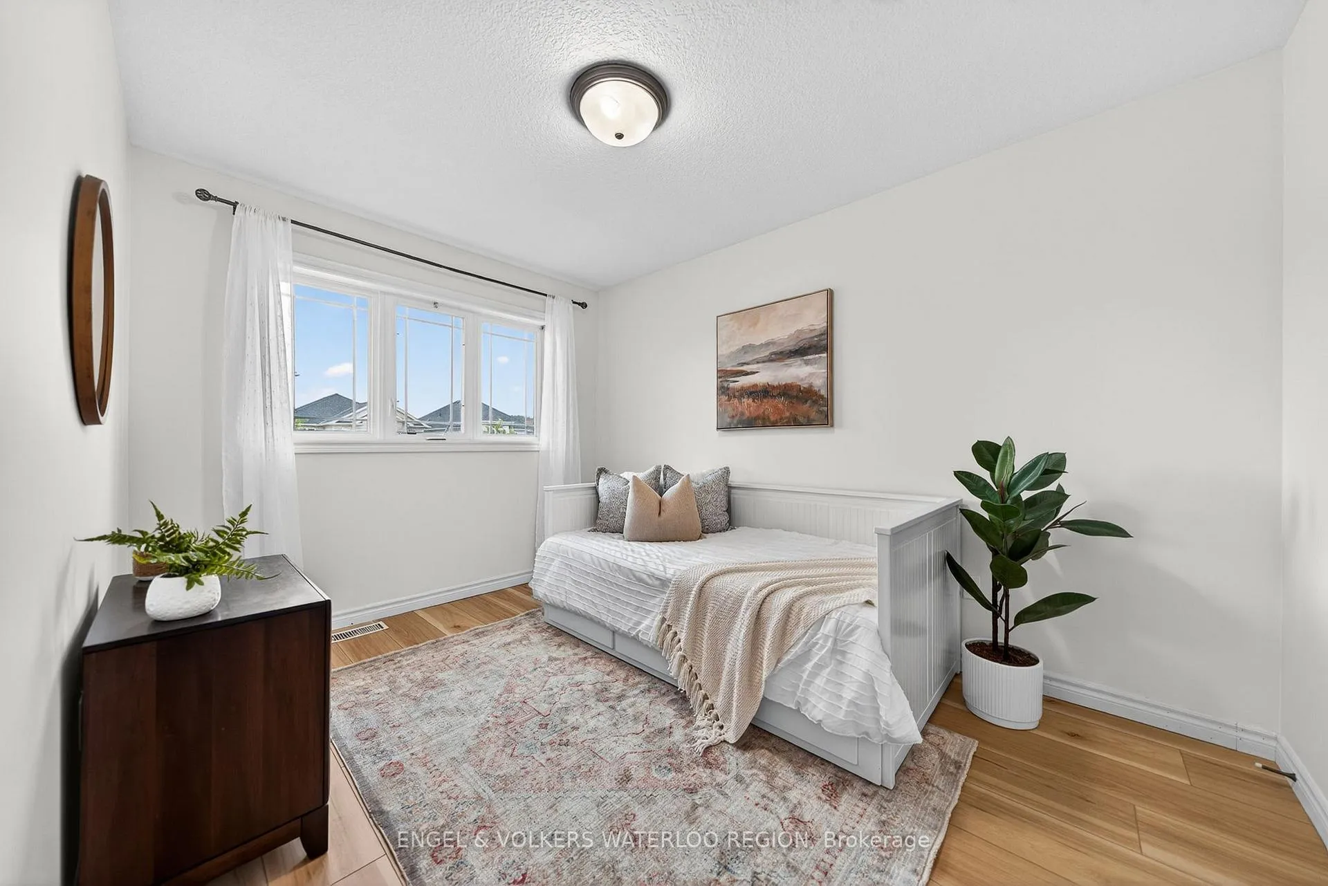 Photo 25 of 533 Wasaga Crescent, Waterloo — HOMEH