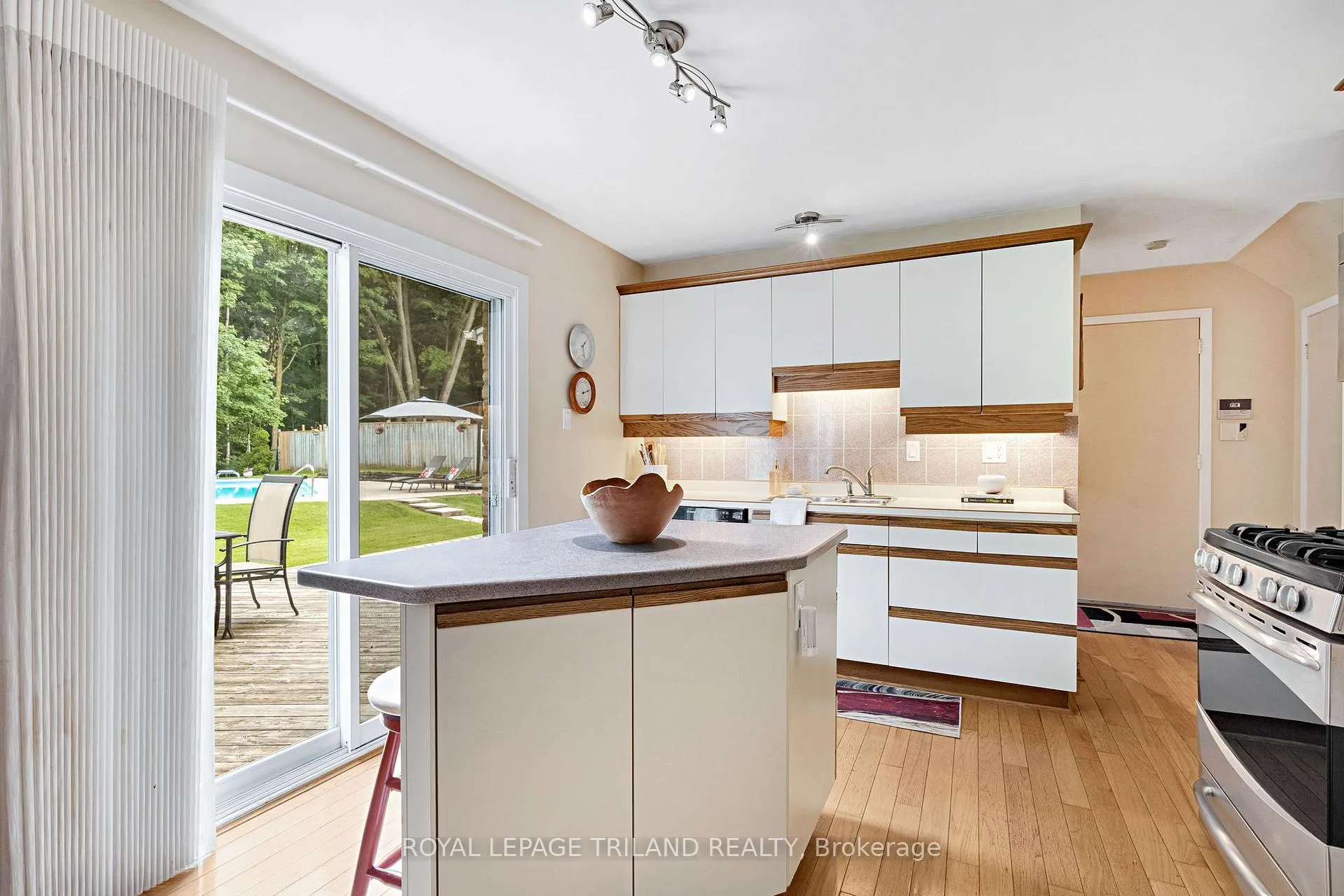 Photo 19 of 1028 Kingston Avenue, London, North M — HOMEH