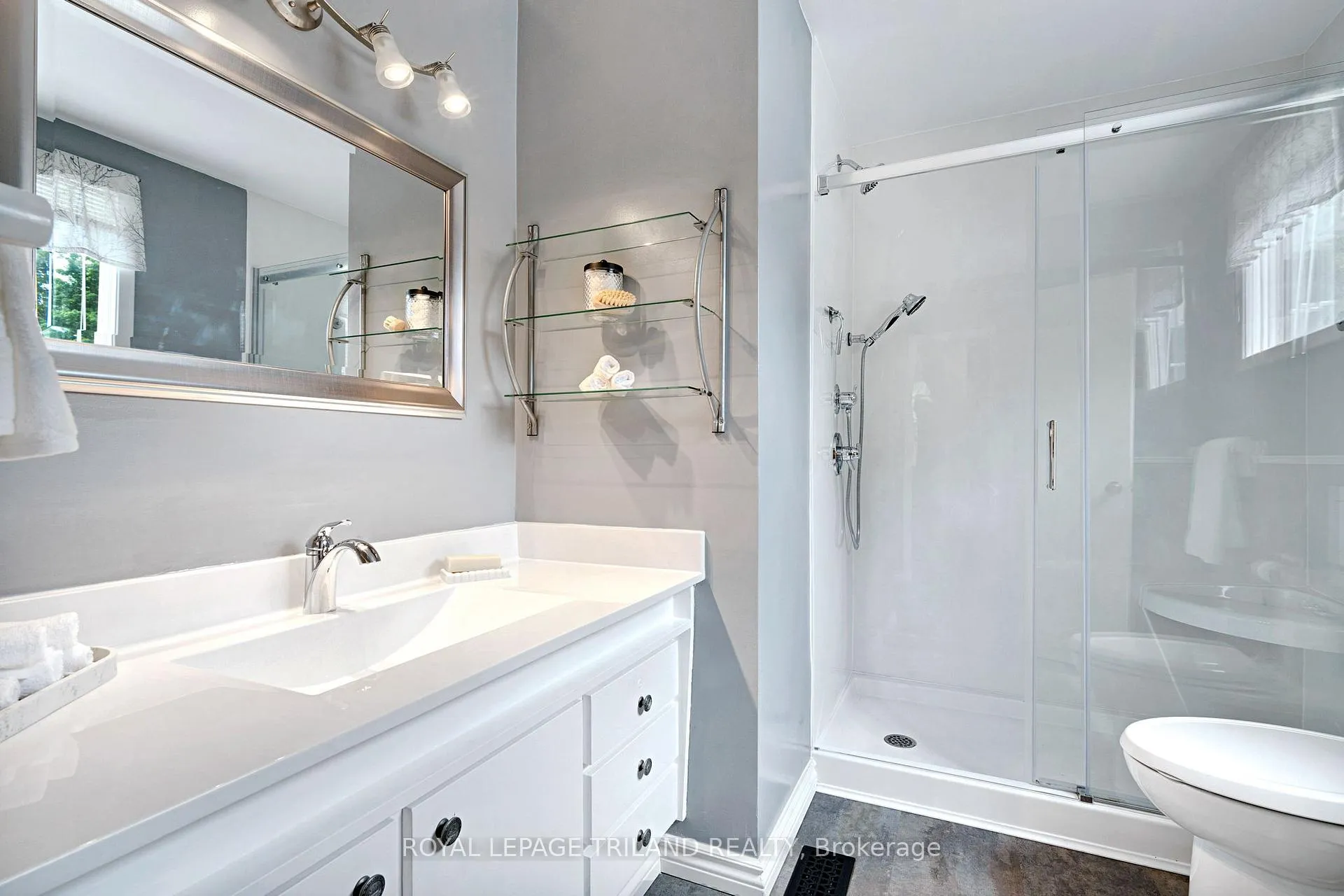 Photo 36 of 1028 Kingston Avenue, London, North M — HOMEH