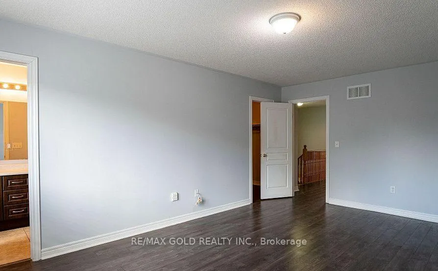 Photo 11 of Unit 1, 11 Vanderpool Crescent, Brampton, Bram East — HOMEH