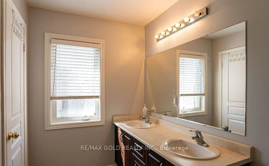 Photo 13 of Unit 1, 11 Vanderpool Crescent, Brampton, Bram East — HOMEH