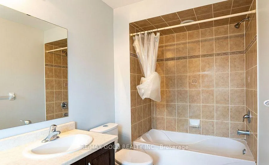 Photo 14 of Unit 1, 11 Vanderpool Crescent, Brampton, Bram East — HOMEH