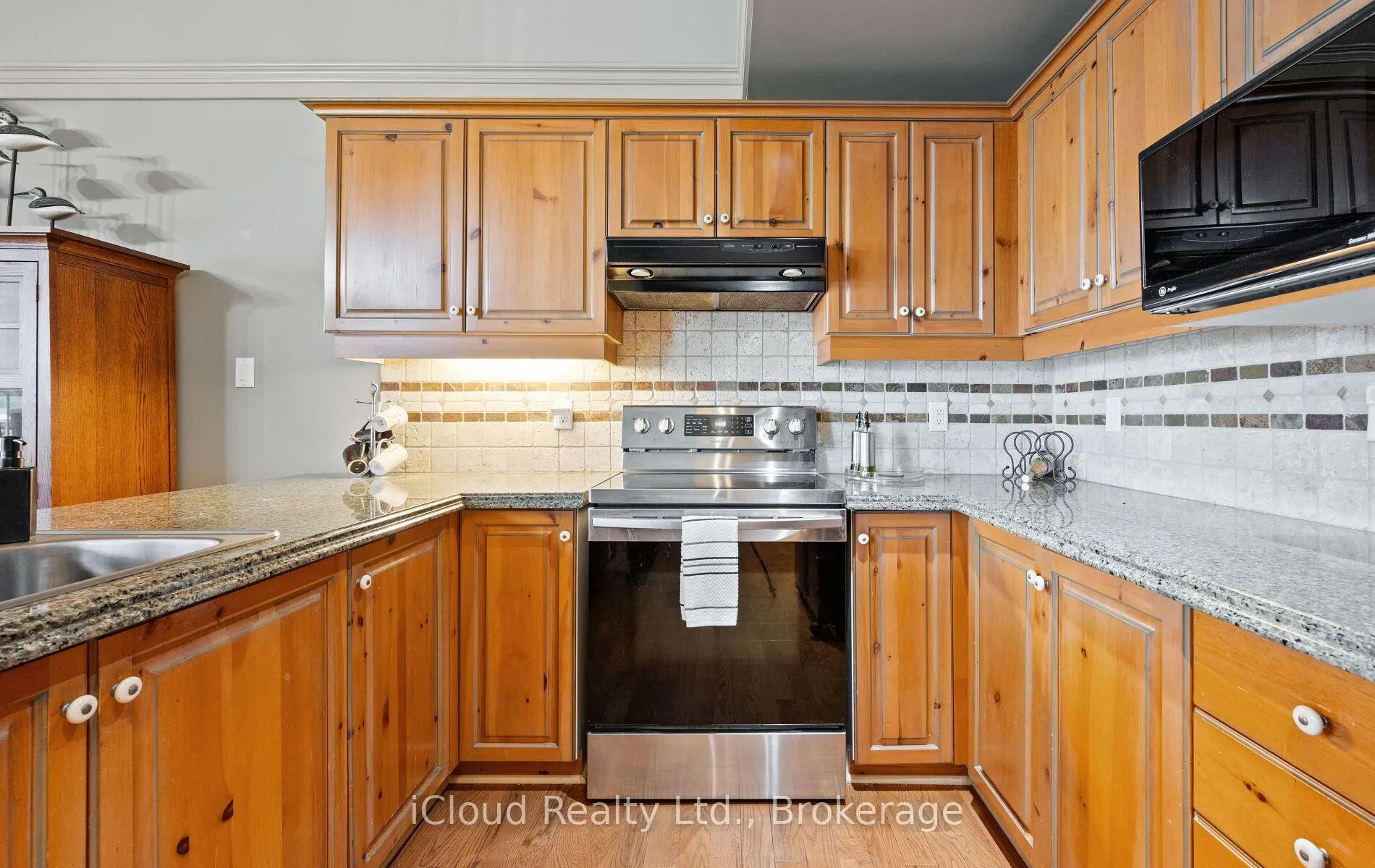 Photo 22 of 104 Wycliffe Cove, Tay, Victoria Harbour — HOMEH