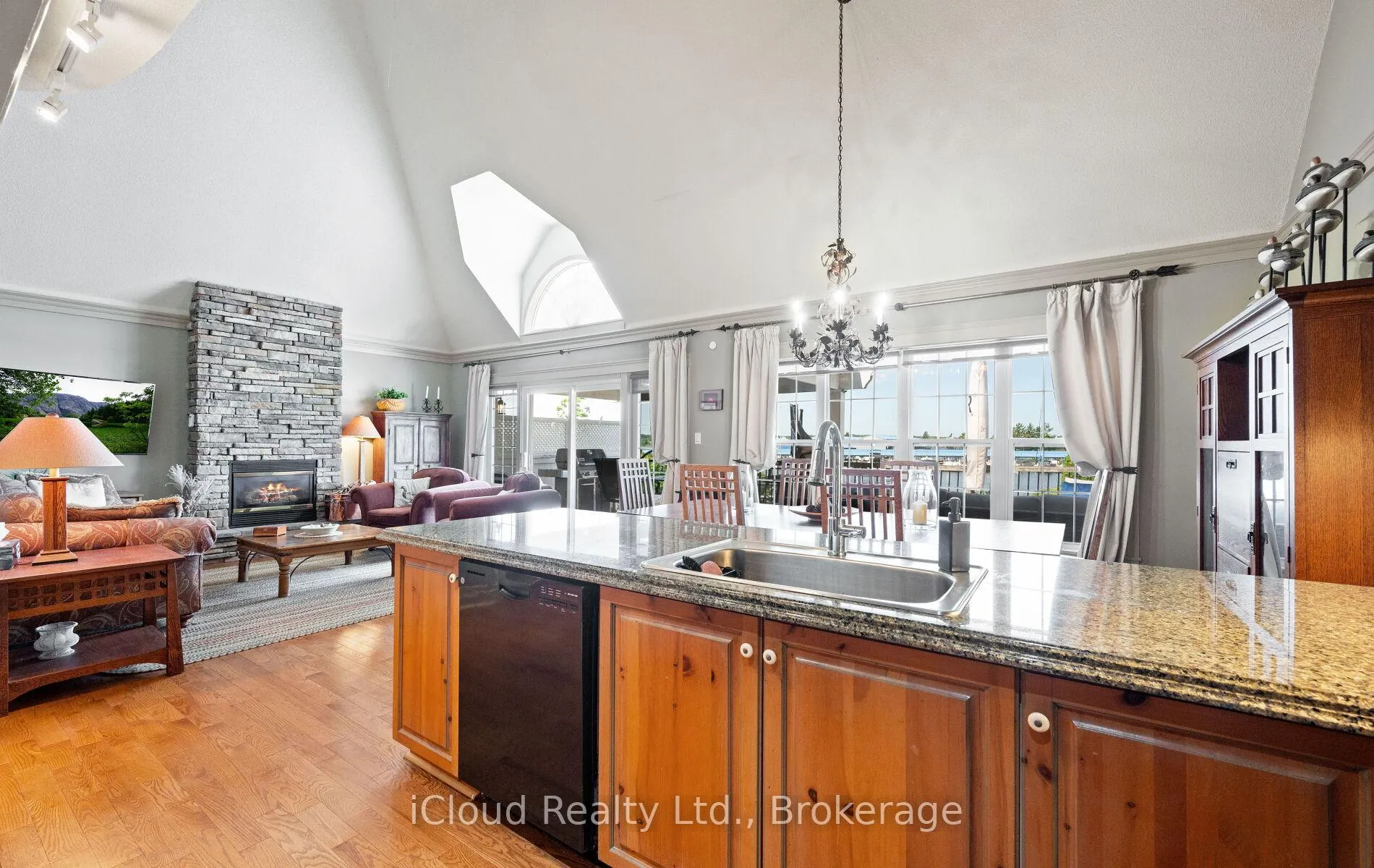 Photo 23 of 104 Wycliffe Cove, Tay, Victoria Harbour — HOMEH