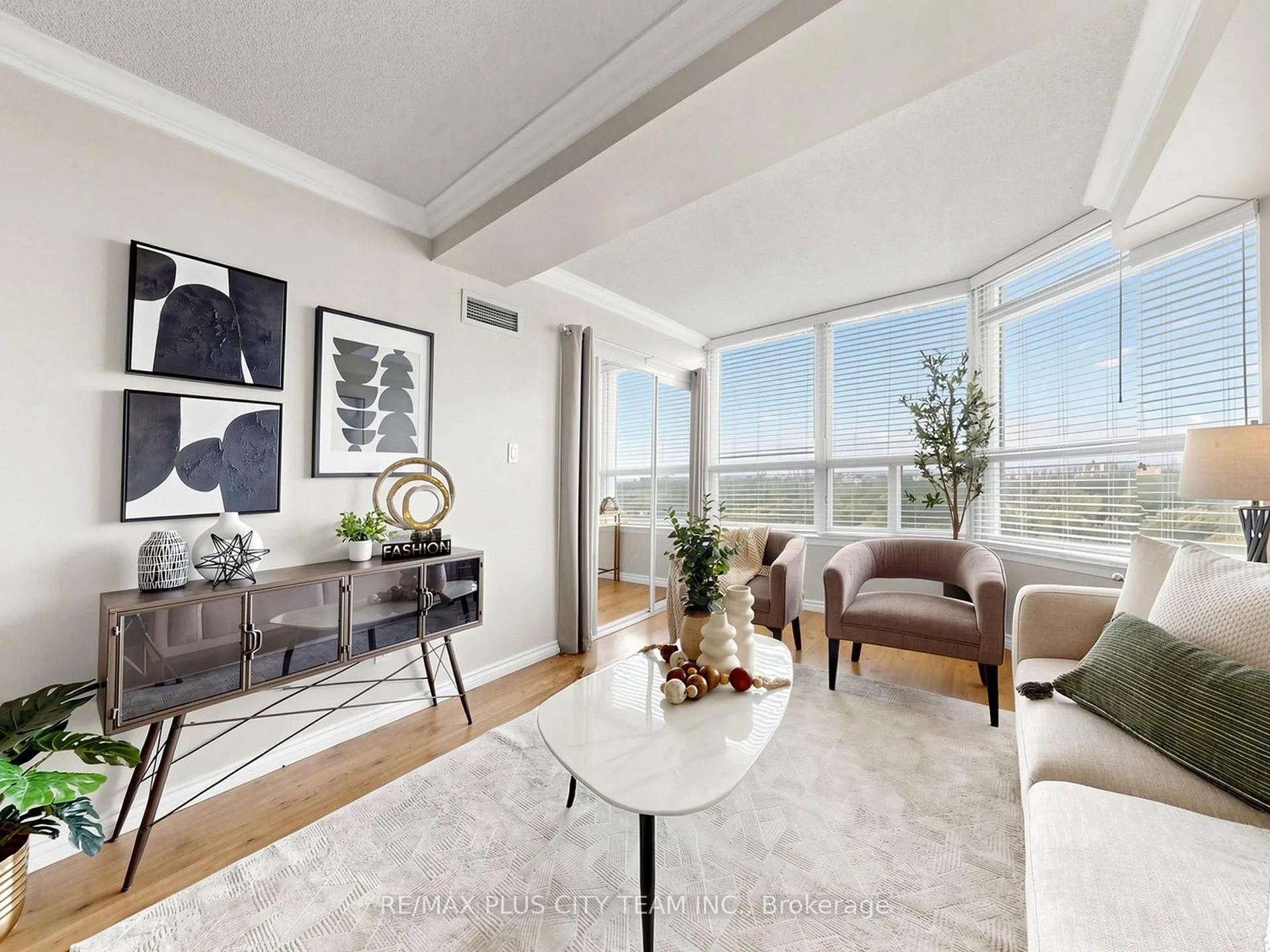 Photo 2 of Unit 1717, 268 Ridley Boulevard, Toronto, Bedford Park-Nortown — HOMEH