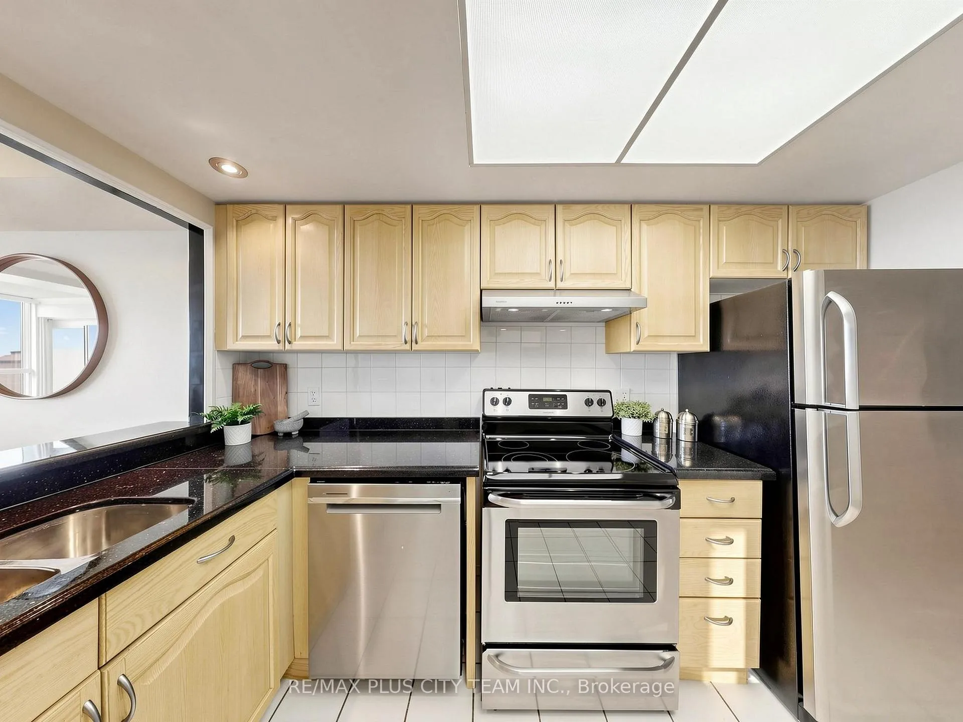 Photo 11 of Unit 1717, 268 Ridley Boulevard, Toronto, Bedford Park-Nortown — HOMEH