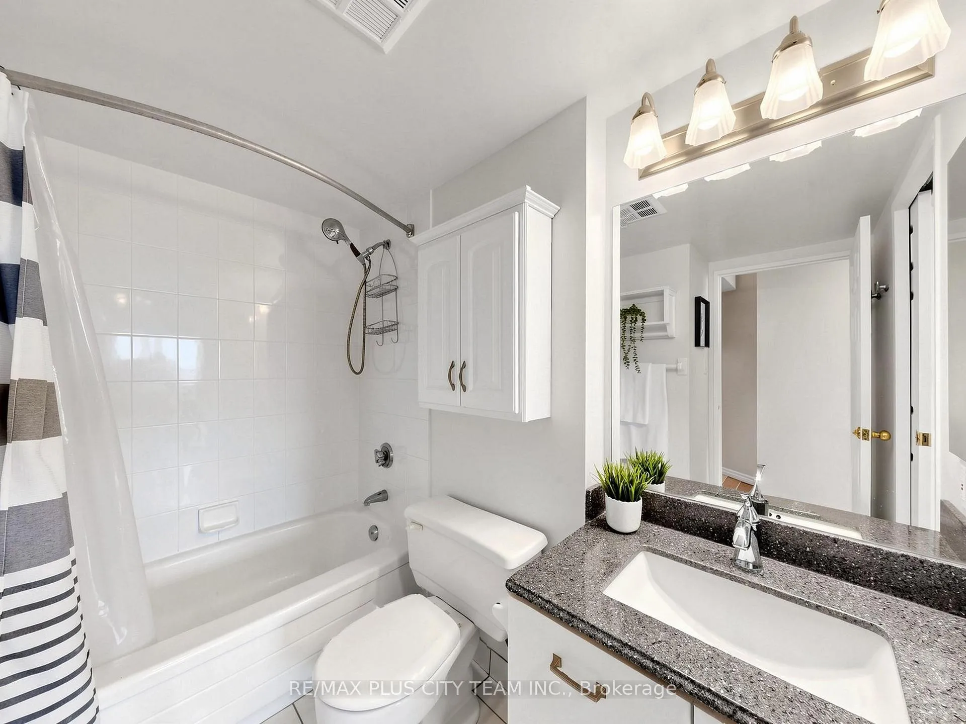Photo 21 of Unit 1717, 268 Ridley Boulevard, Toronto, Bedford Park-Nortown — HOMEH