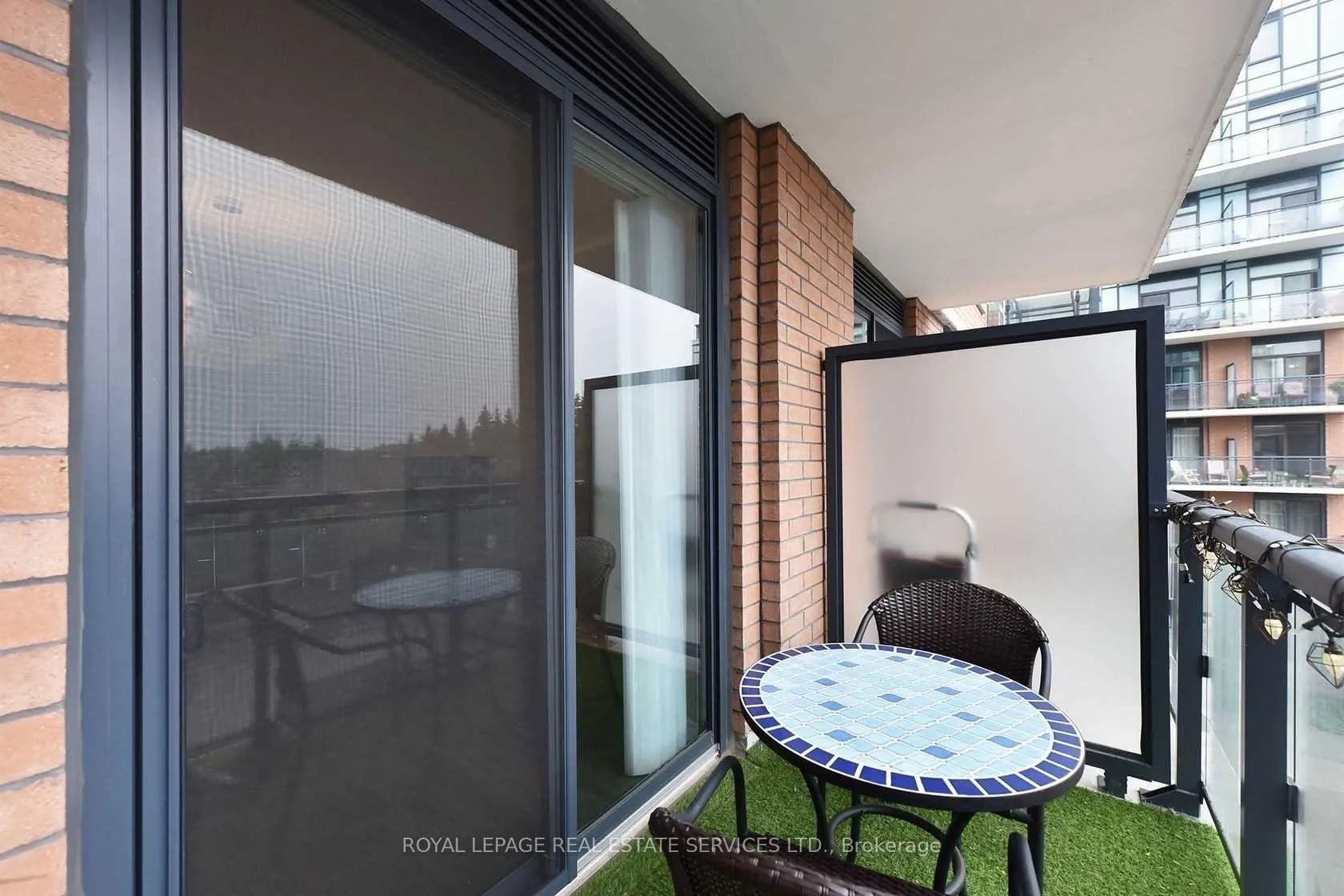 Photo 13 of Unit 306, 11611 Yonge Street, Richmond Hill, Jefferson — HOMEH