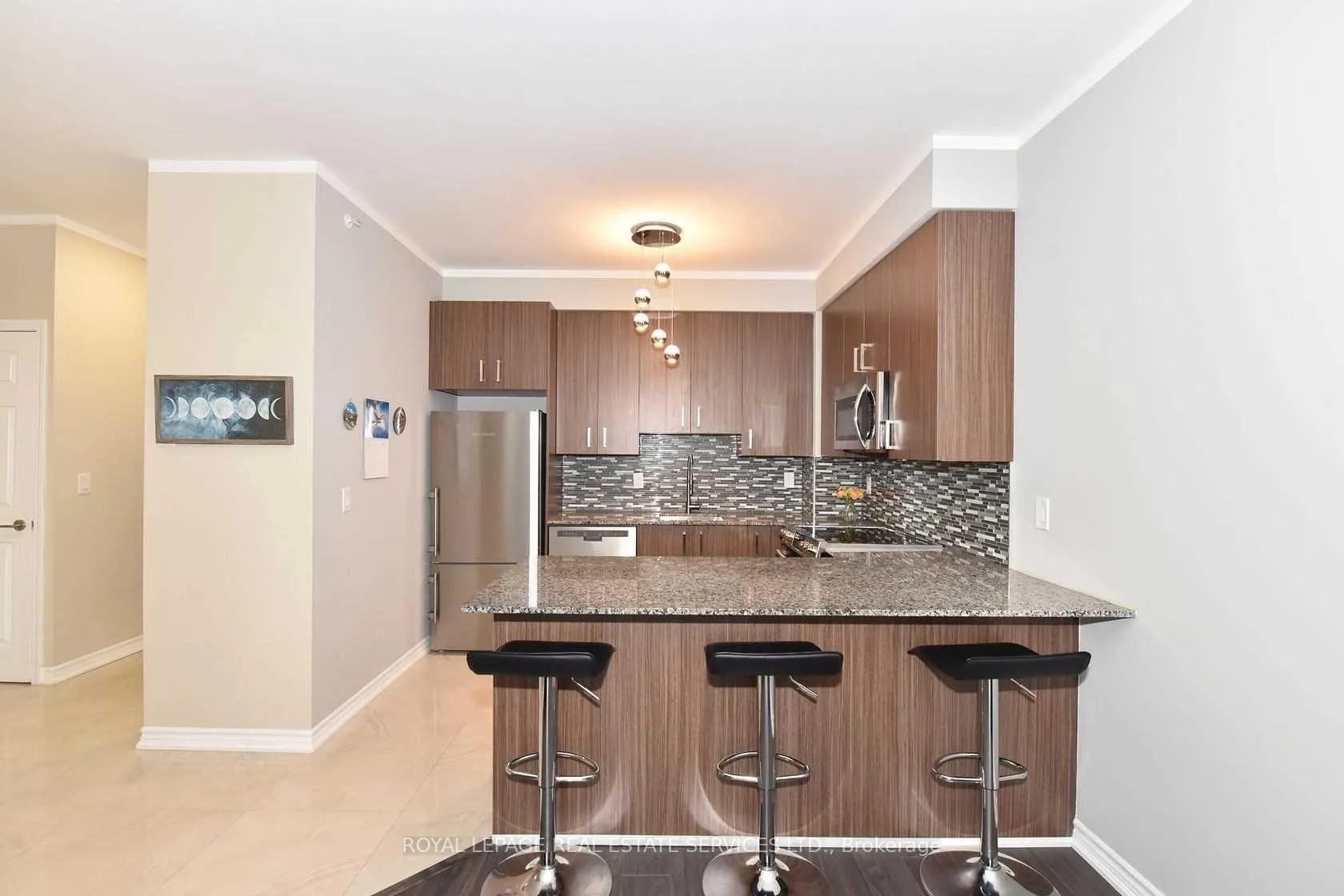 Photo 16 of Unit 306, 11611 Yonge Street, Richmond Hill, Jefferson — HOMEH