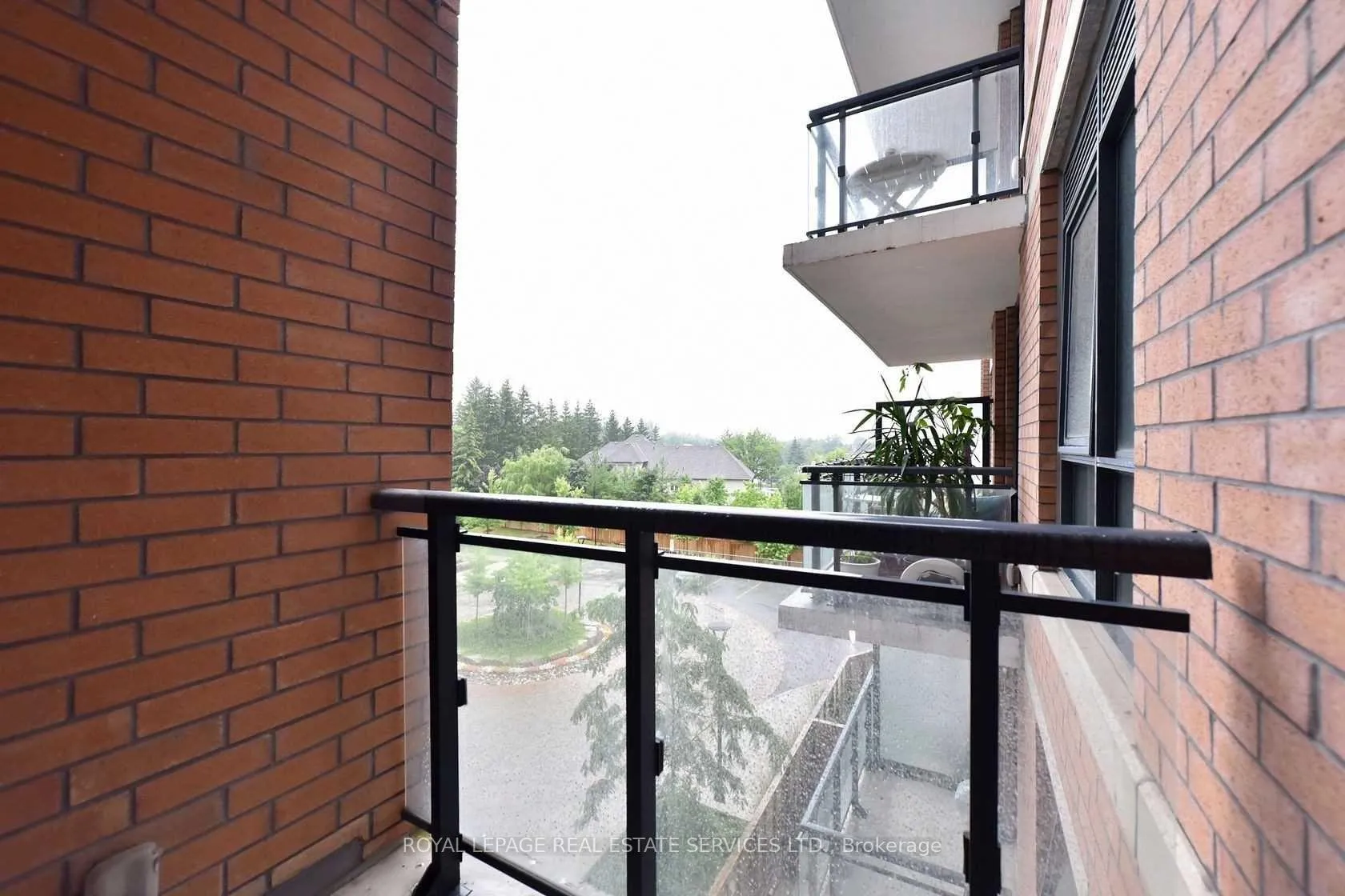 Photo 23 of Unit 306, 11611 Yonge Street, Richmond Hill, Jefferson — HOMEH
