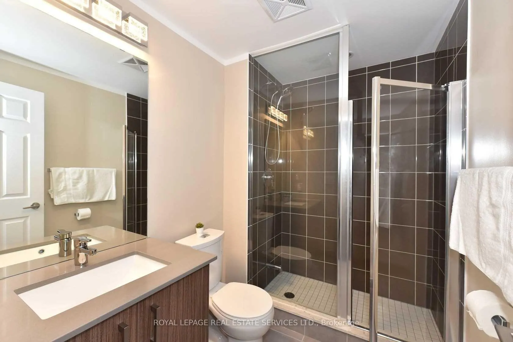 Photo 25 of Unit 306, 11611 Yonge Street, Richmond Hill, Jefferson — HOMEH
