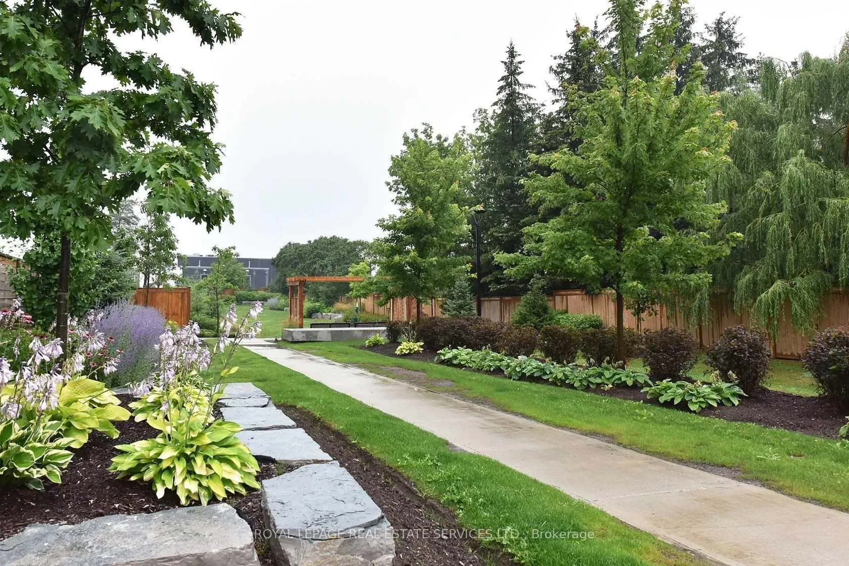 Photo 29 of Unit 306, 11611 Yonge Street, Richmond Hill, Jefferson — HOMEH