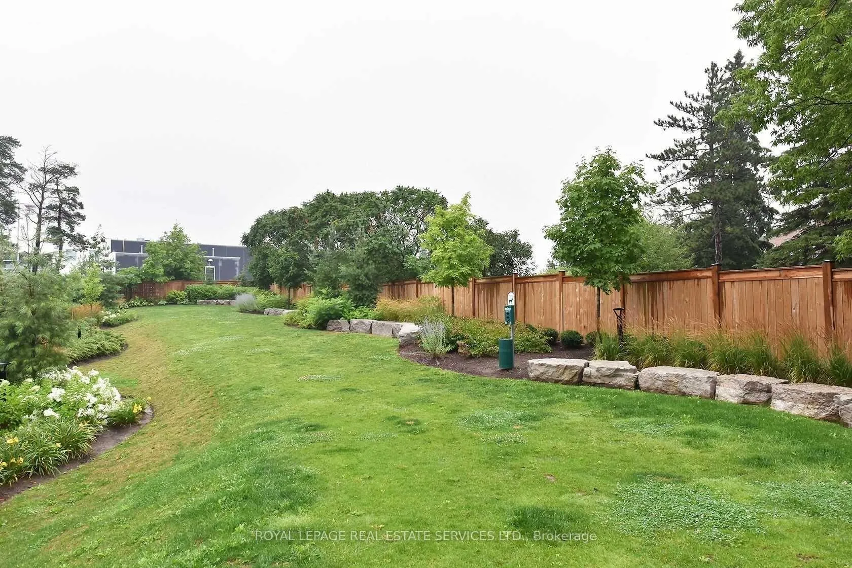 Photo 30 of Unit 306, 11611 Yonge Street, Richmond Hill, Jefferson — HOMEH