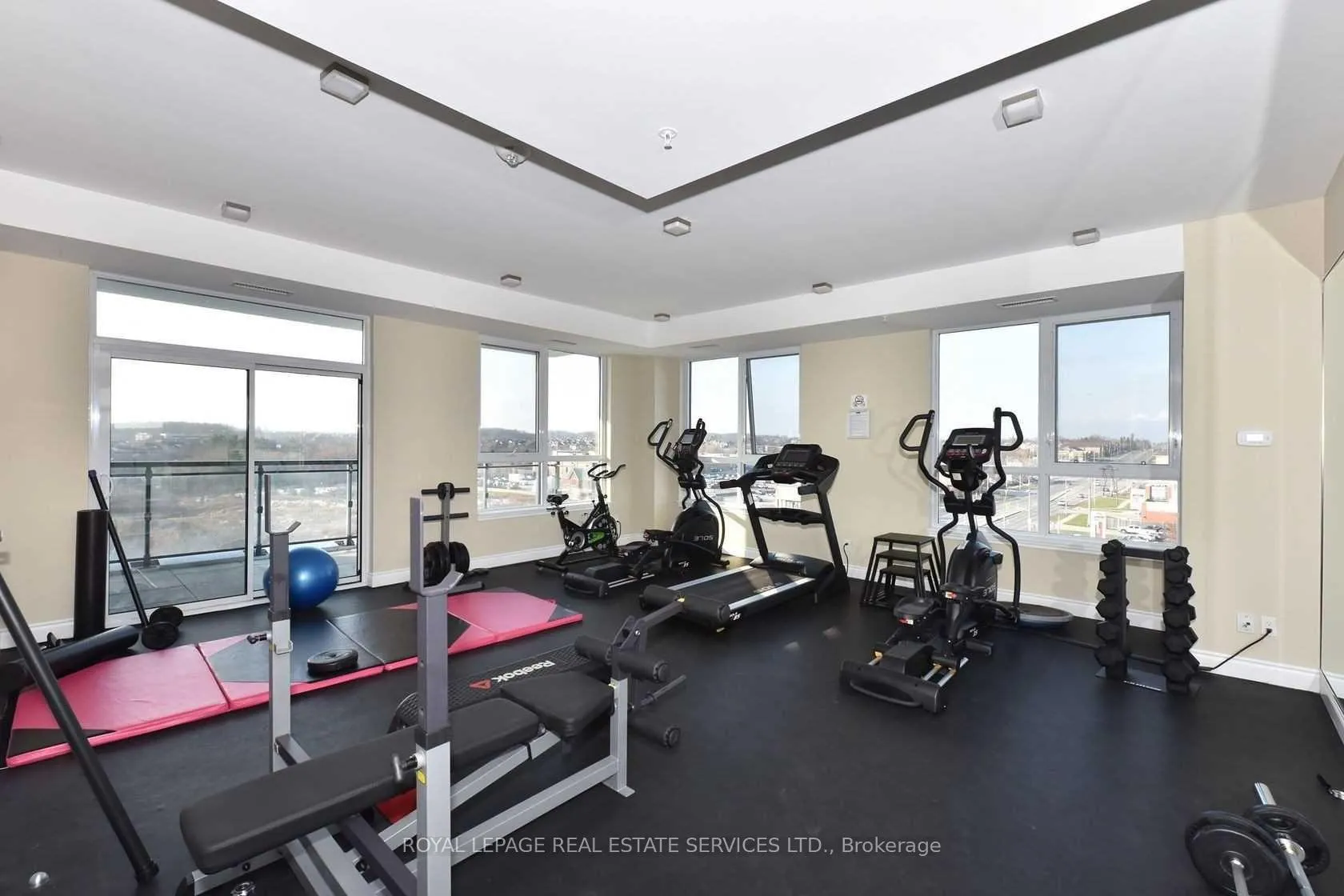 Photo 33 of Unit 306, 11611 Yonge Street, Richmond Hill, Jefferson — HOMEH
