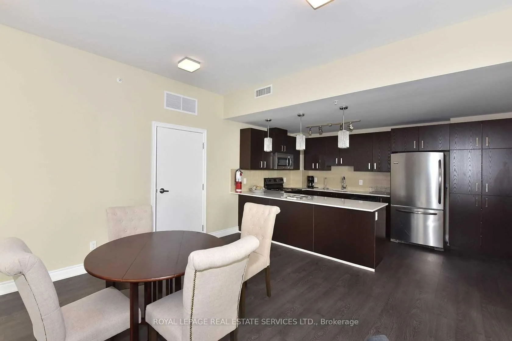 Photo 35 of Unit 306, 11611 Yonge Street, Richmond Hill, Jefferson — HOMEH