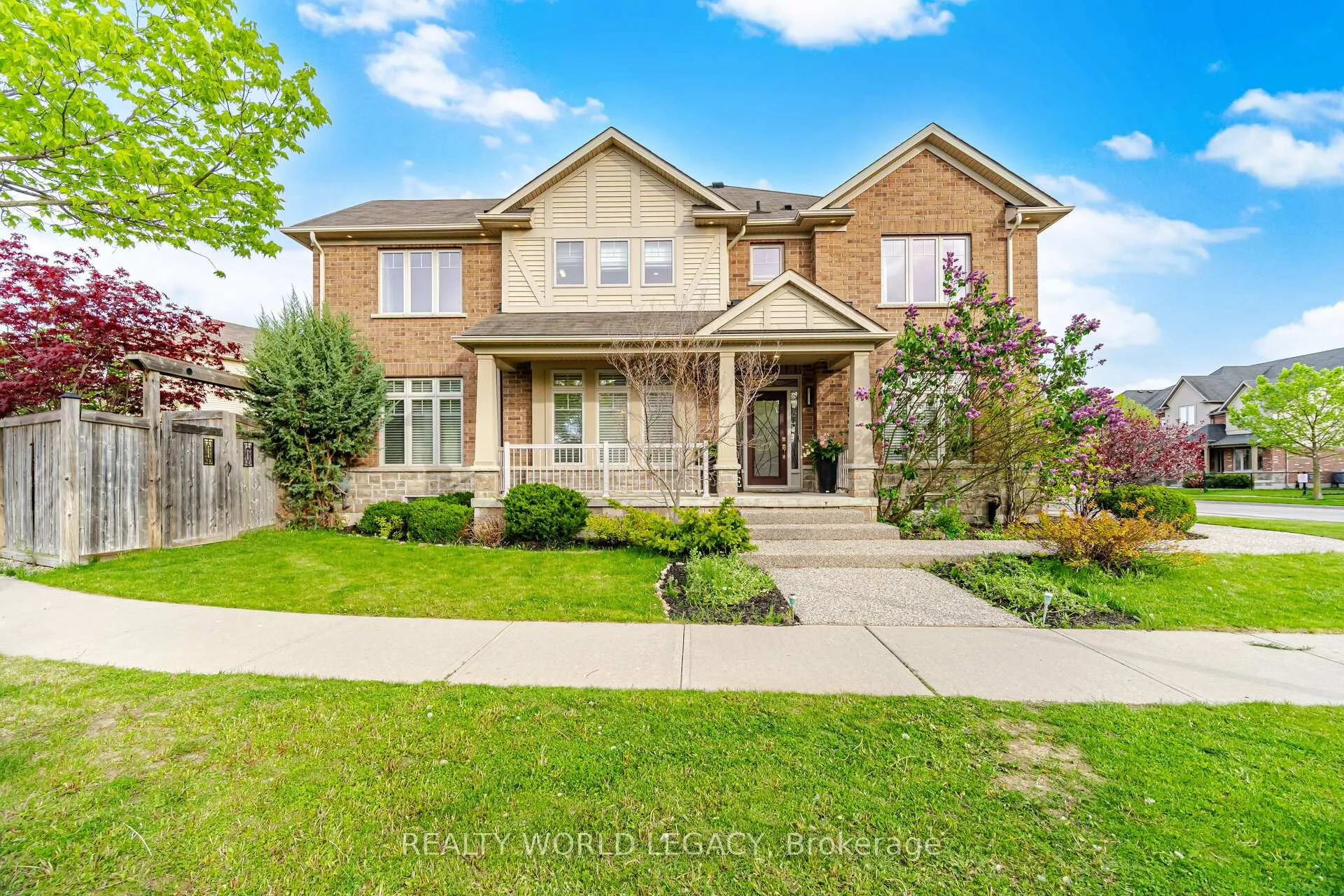 Photo 3 of 58 Doon Creek Street, Kitchener, Doon South — HOMEH