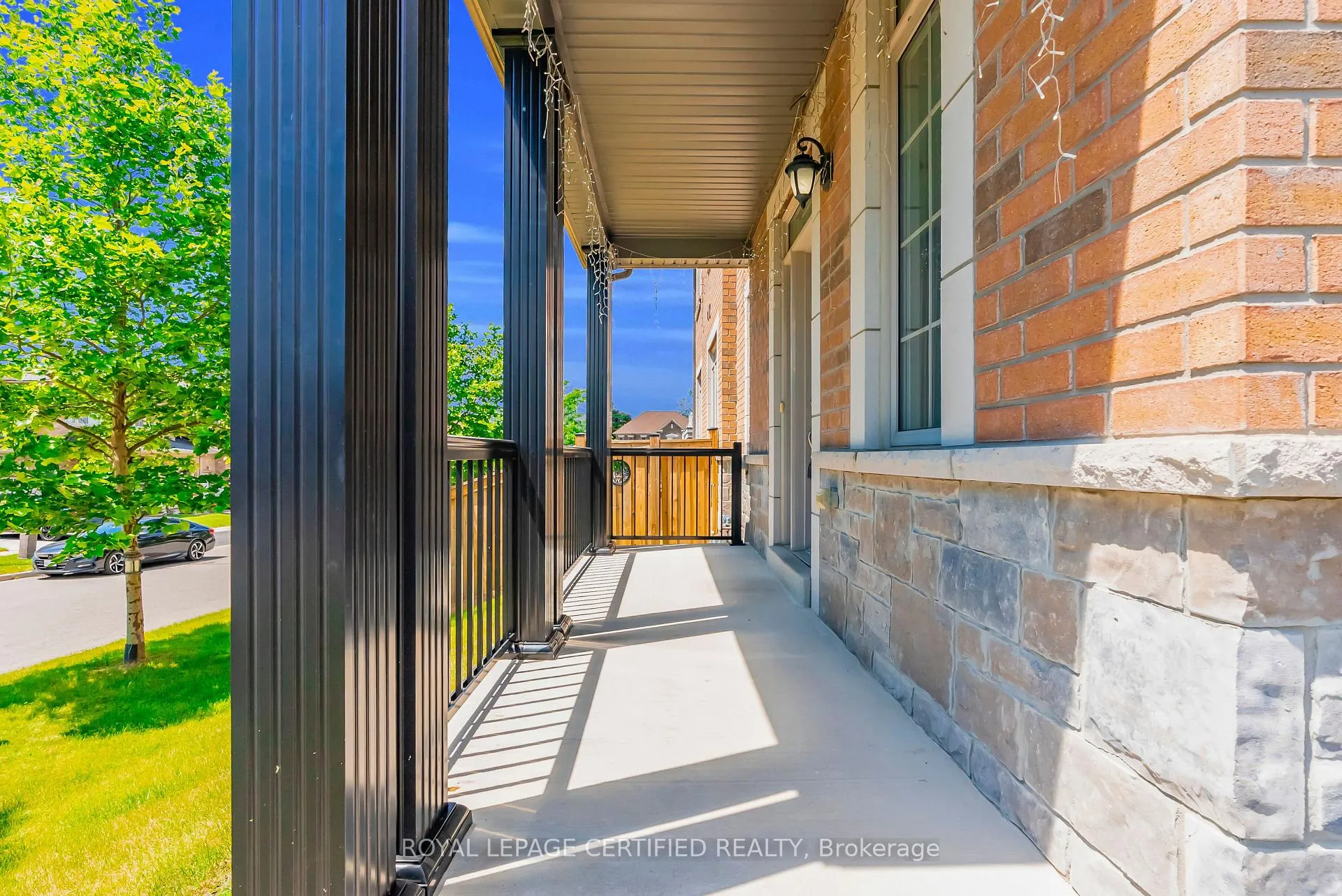 Photo 5 of 59 Rimrock Crescent, Whitby, Williamsburg — HOMEH