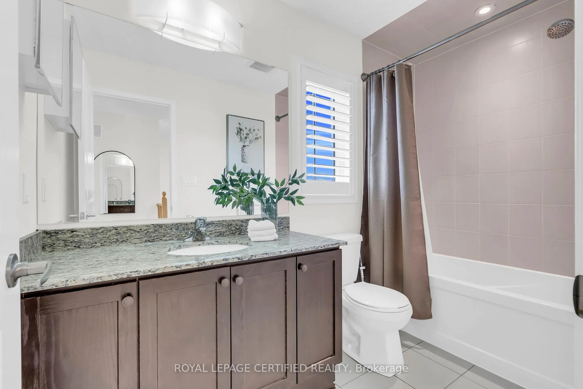 Photo 40 of 59 Rimrock Crescent, Whitby, Williamsburg — HOMEH