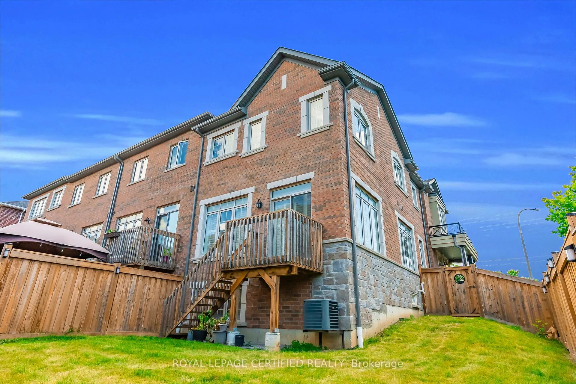 Photo 48 of 59 Rimrock Crescent, Whitby, Williamsburg — HOMEH