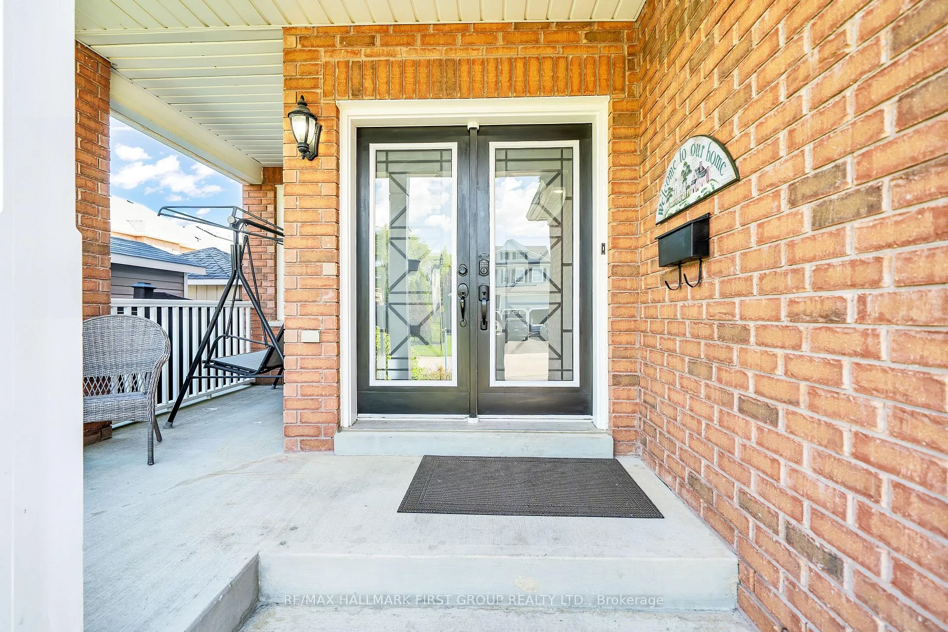 Photo 3 of 1249 Leacock Court, Oshawa, Taunton — HOMEH