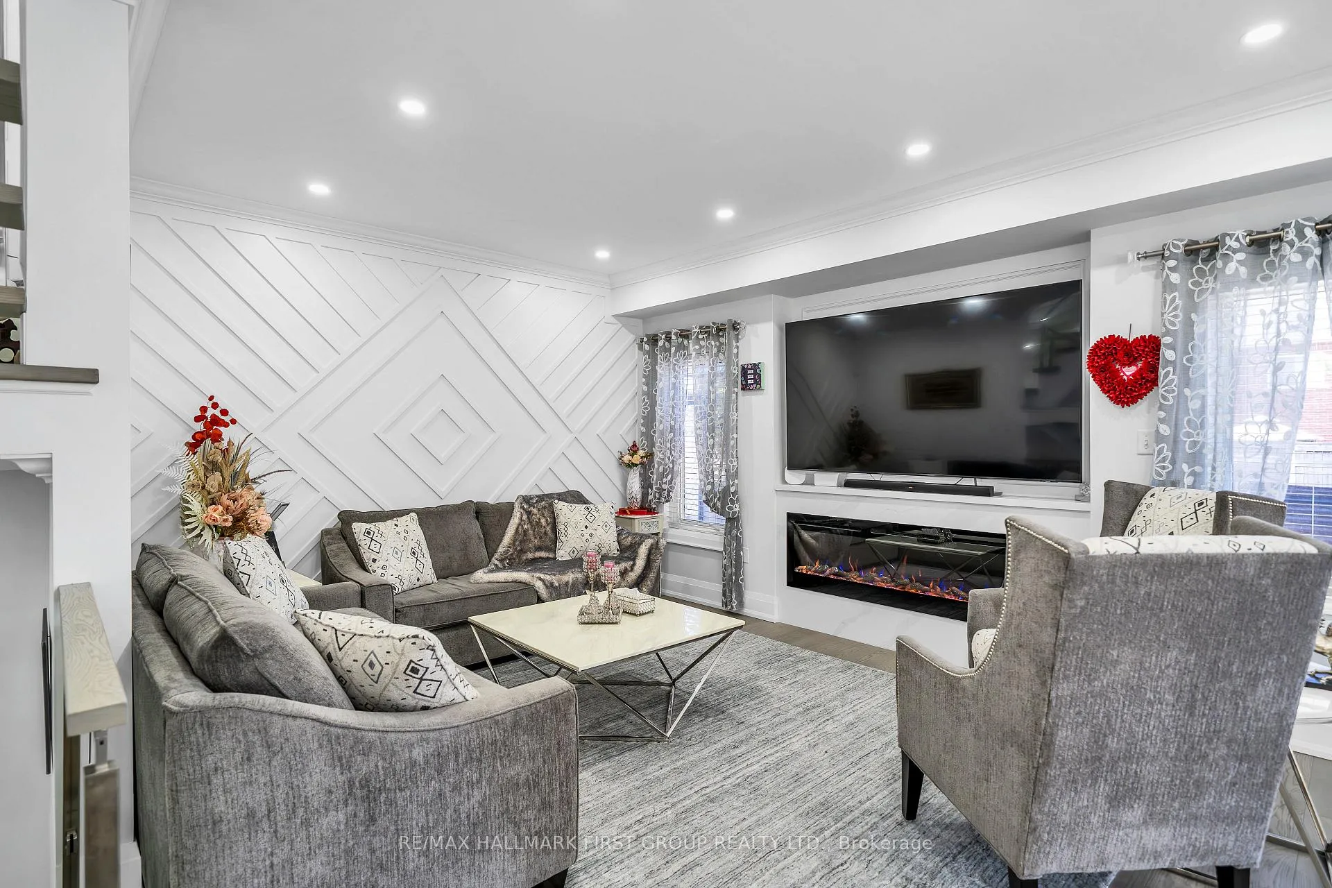 Photo 10 of 1249 Leacock Court, Oshawa, Taunton — HOMEH