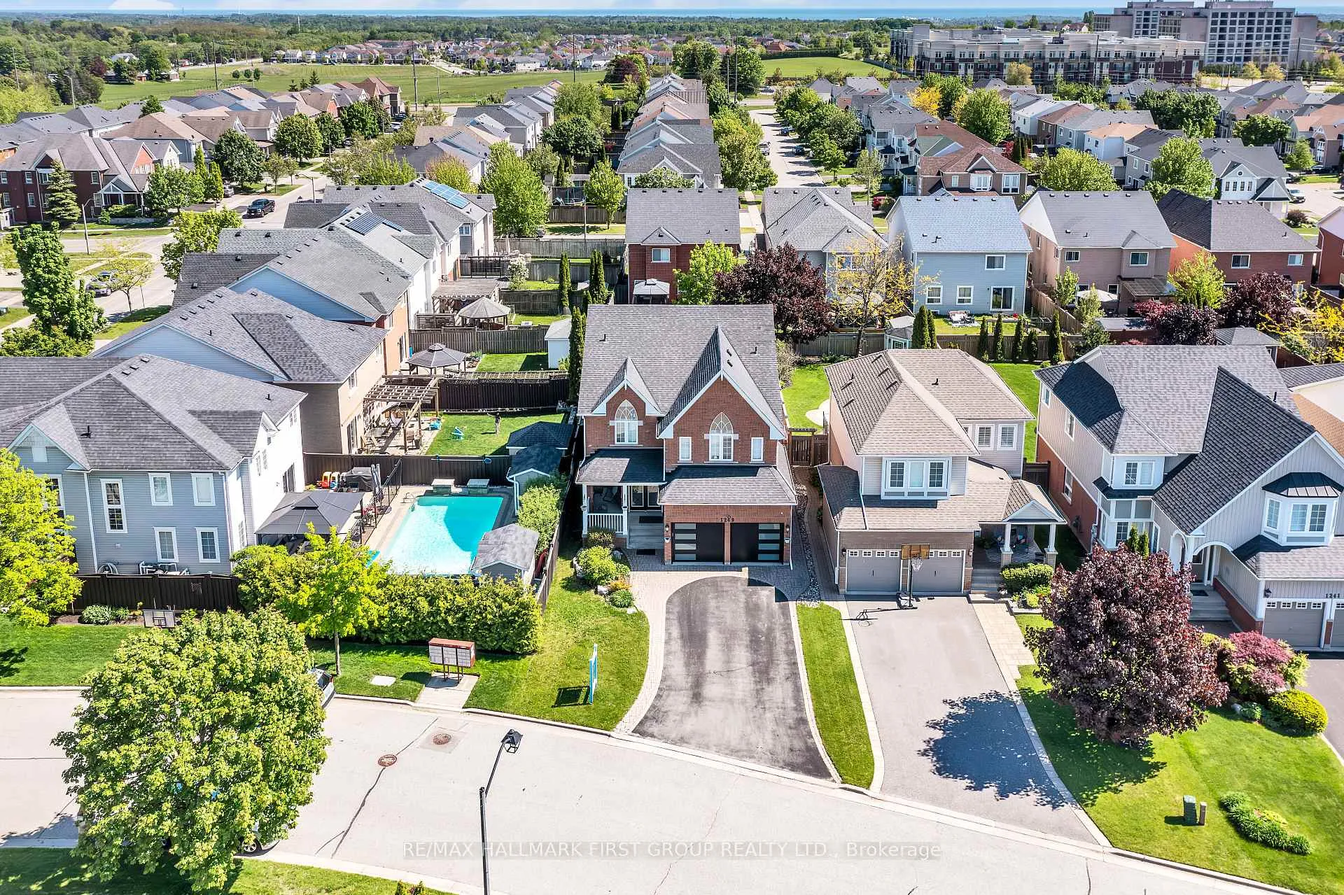 Photo 35 of 1249 Leacock Court, Oshawa, Taunton — HOMEH