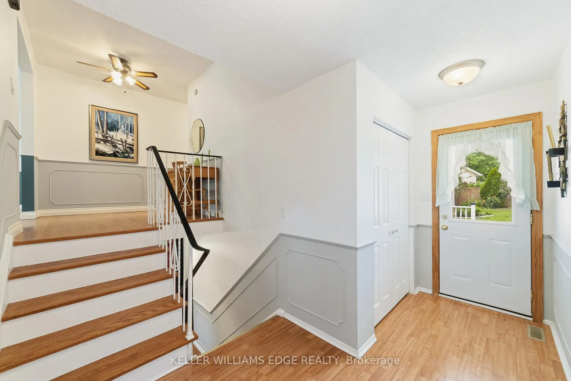 Photo 5 of 644 Lomond Crescent, Burlington, Shoreacres — HOMEH