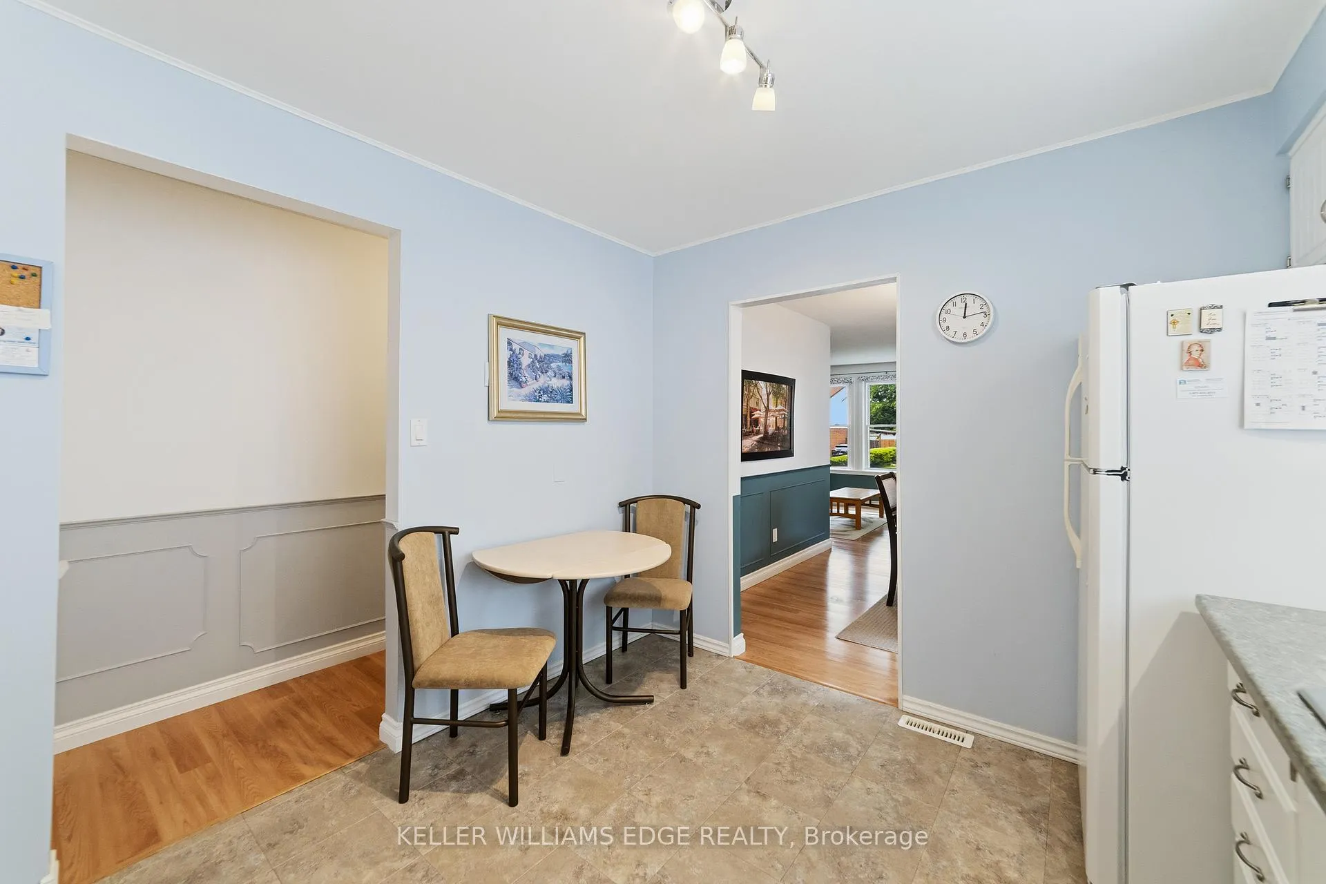Photo 13 of 644 Lomond Crescent, Burlington, Shoreacres — HOMEH