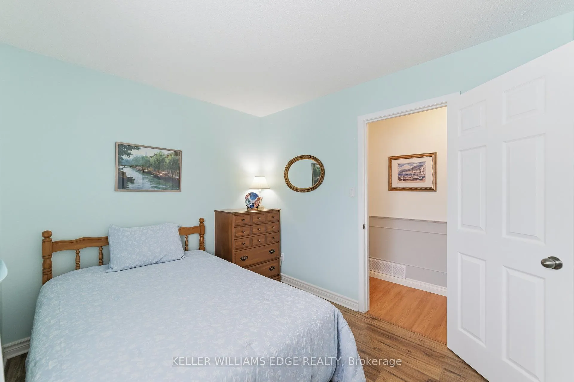 Photo 18 of 644 Lomond Crescent, Burlington, Shoreacres — HOMEH