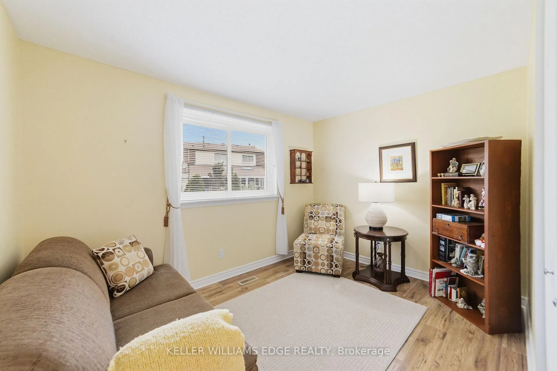Photo 19 of 644 Lomond Crescent, Burlington, Shoreacres — HOMEH